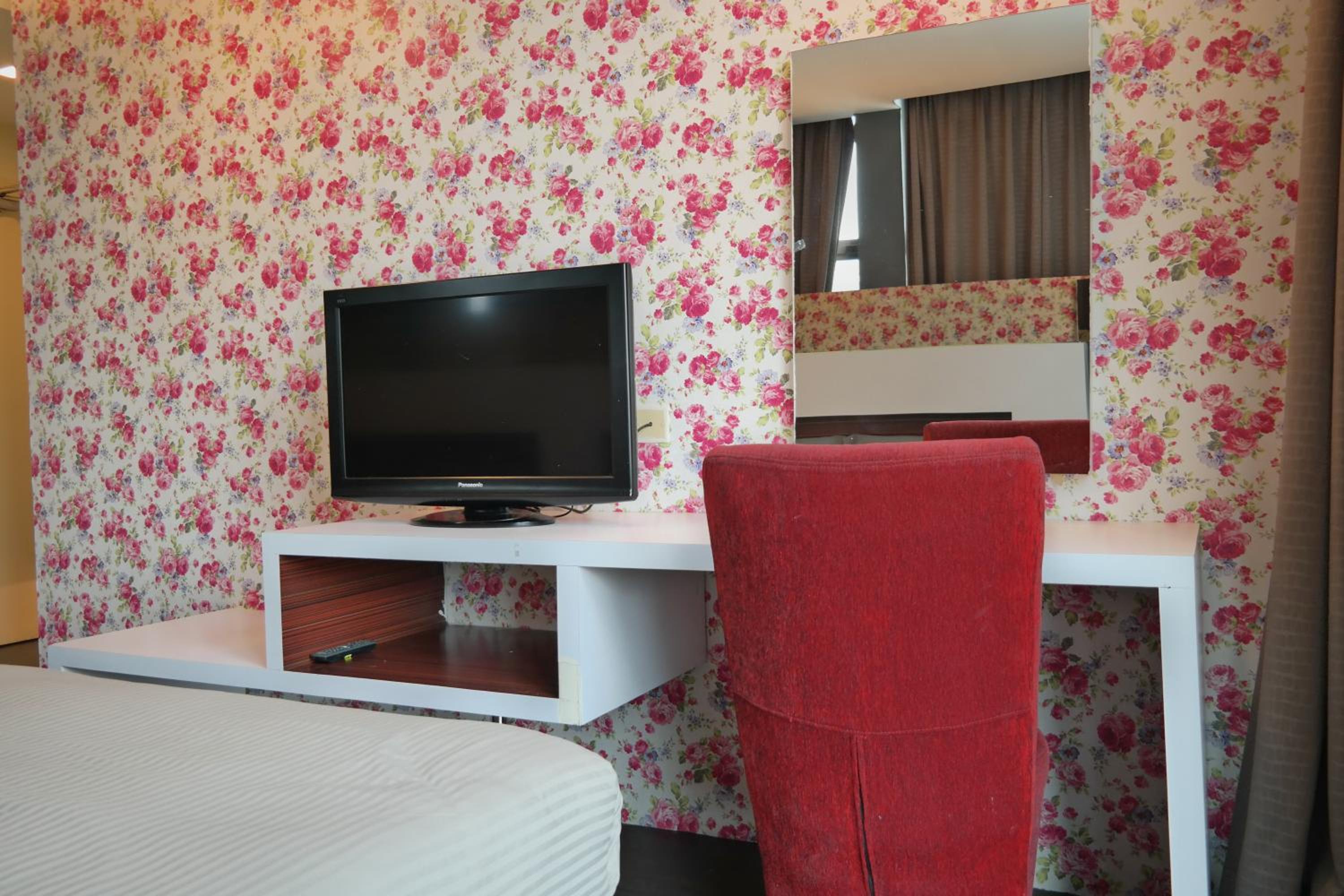 Deluxe Family Room - Photo 9