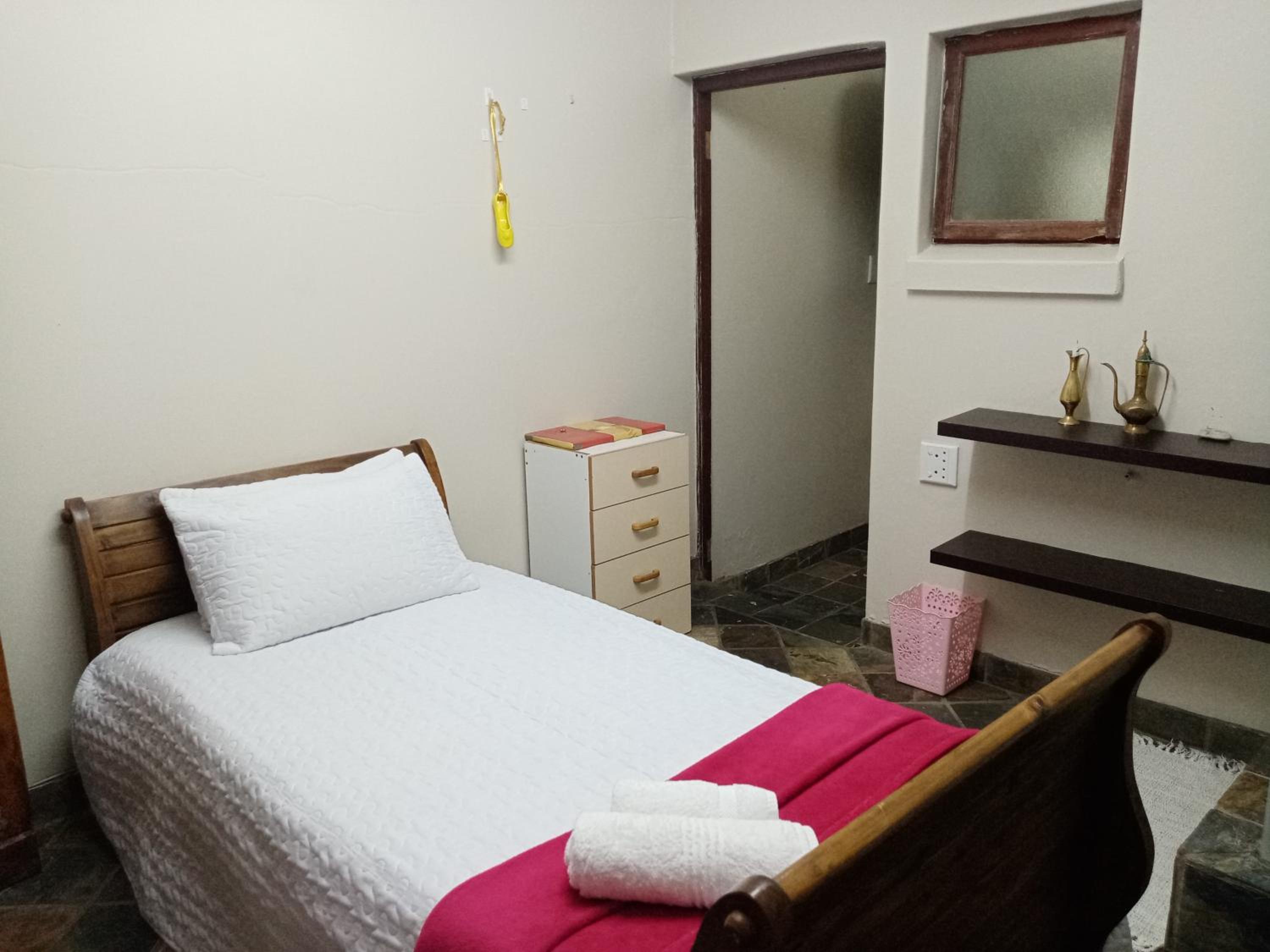 Budget Single Room photo 3