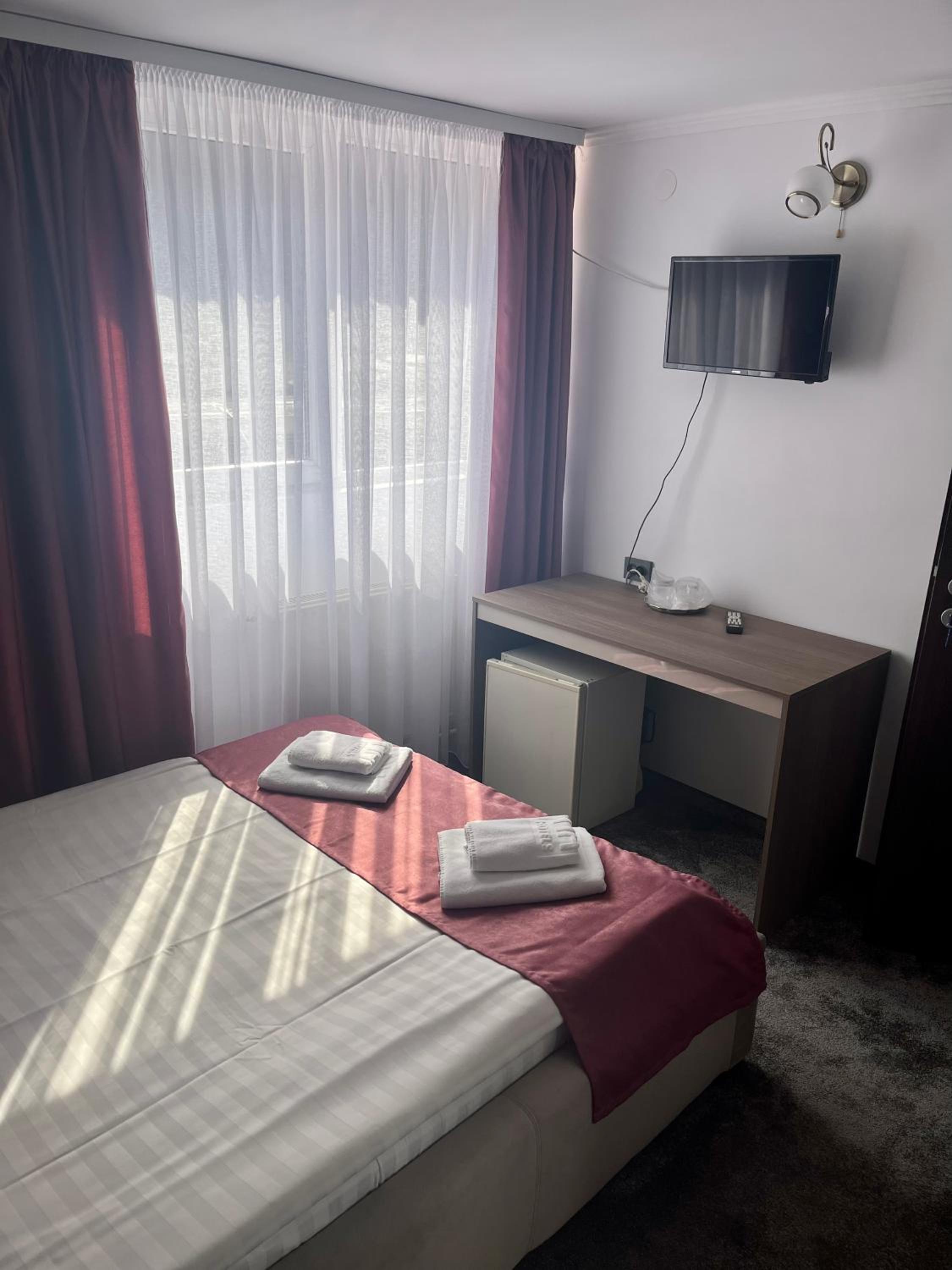 Double Room - Photo 2