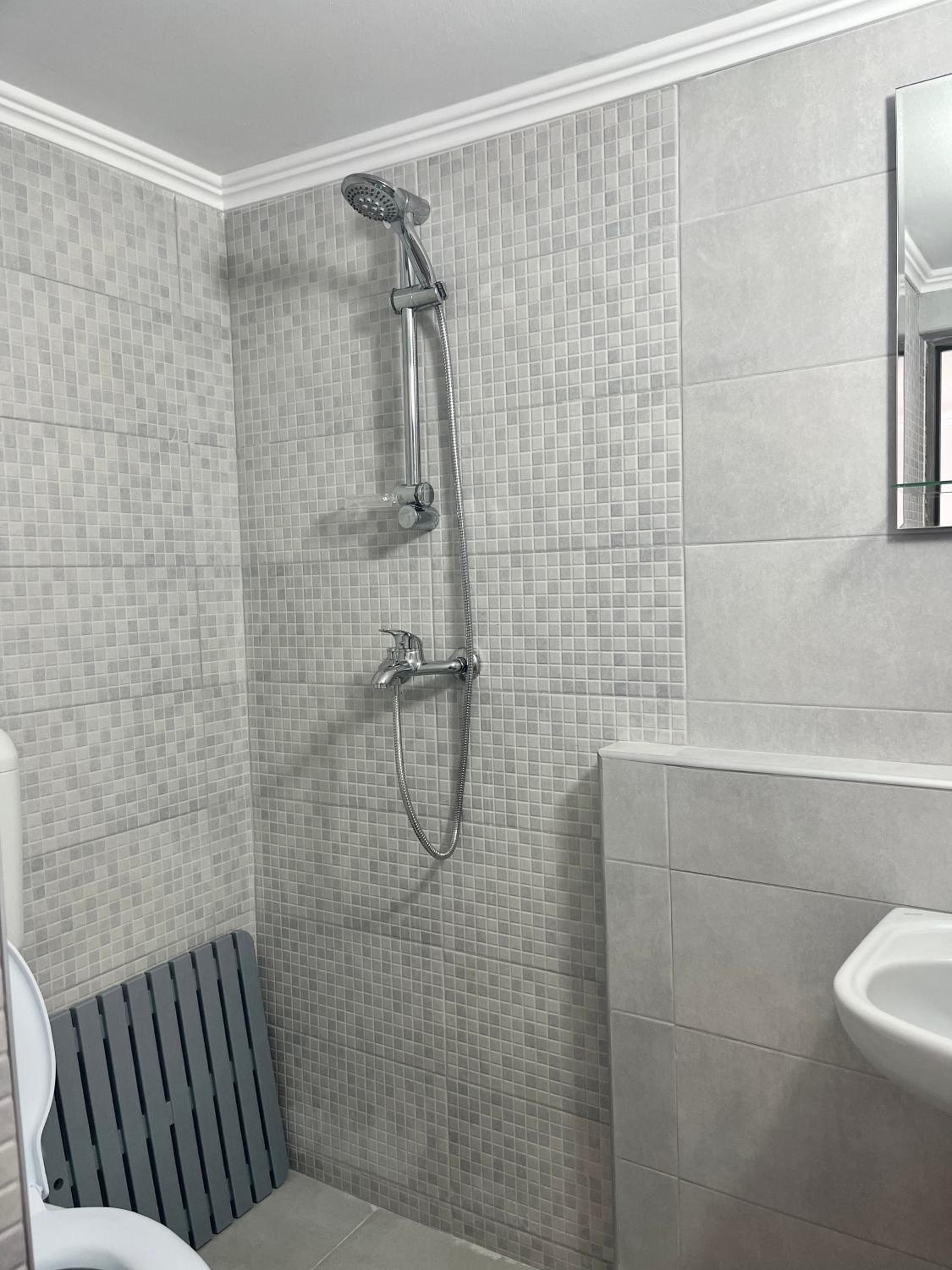 Double Room - Photo 4