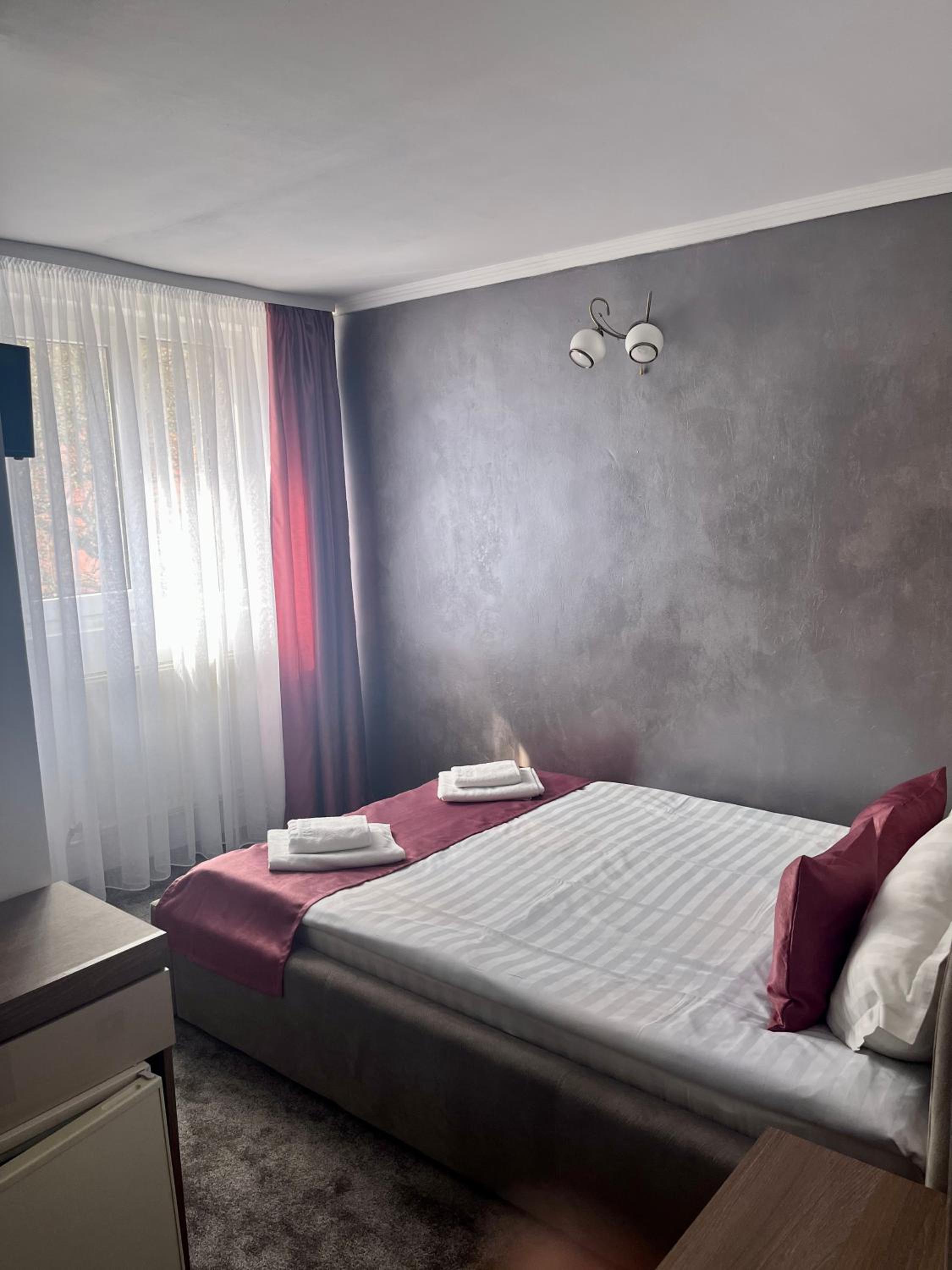 Double Room - Photo 10
