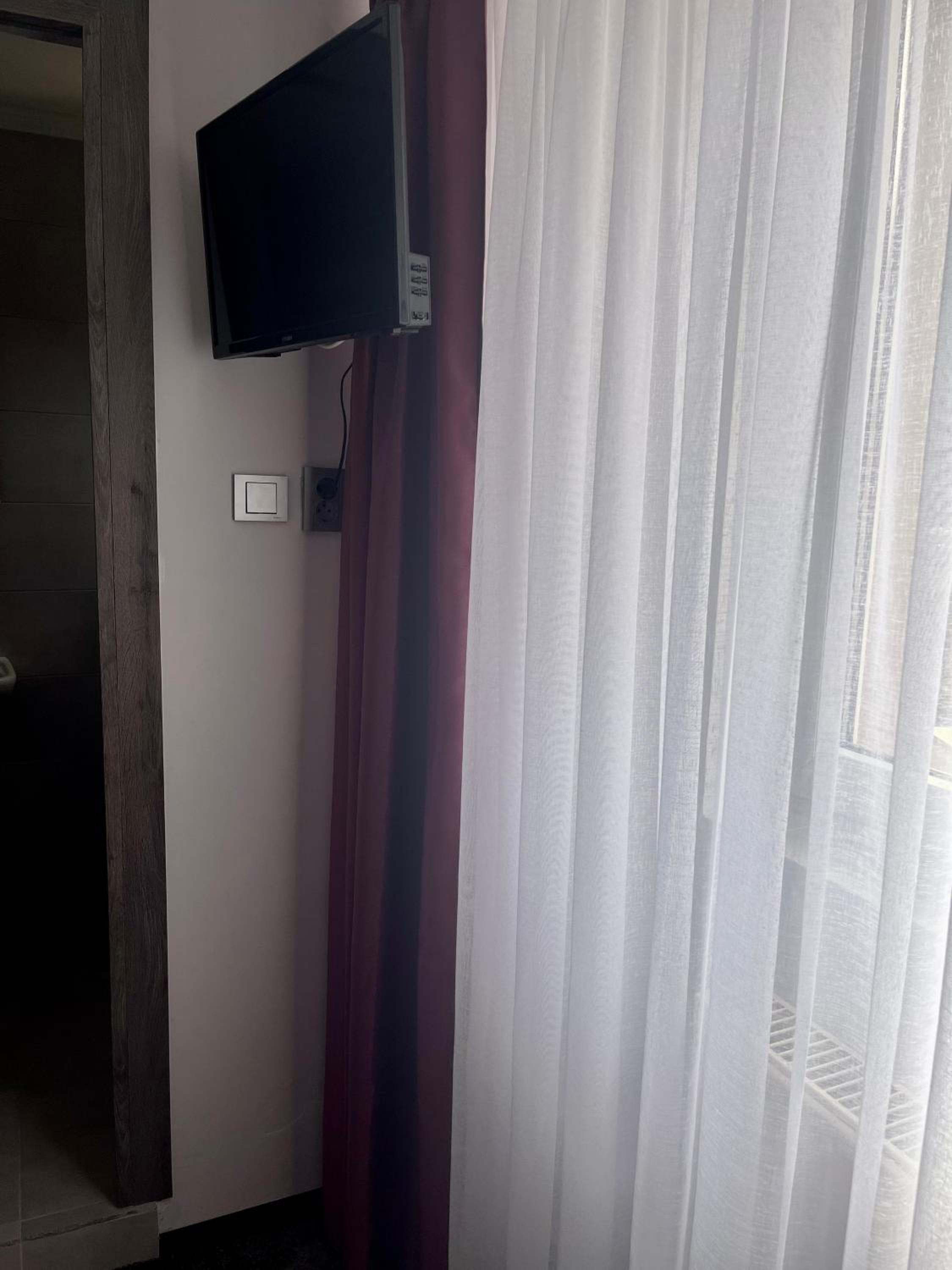 Double Room - Photo 13