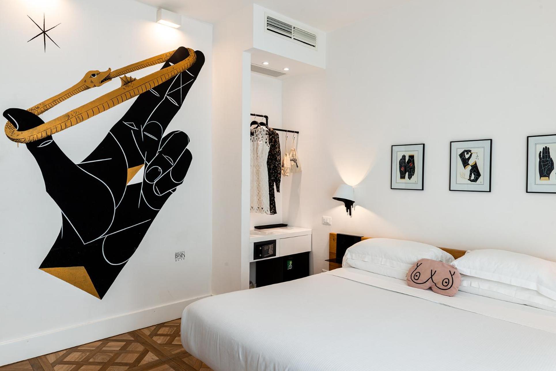 Deluxe Double Room with Terrace - Photo 10