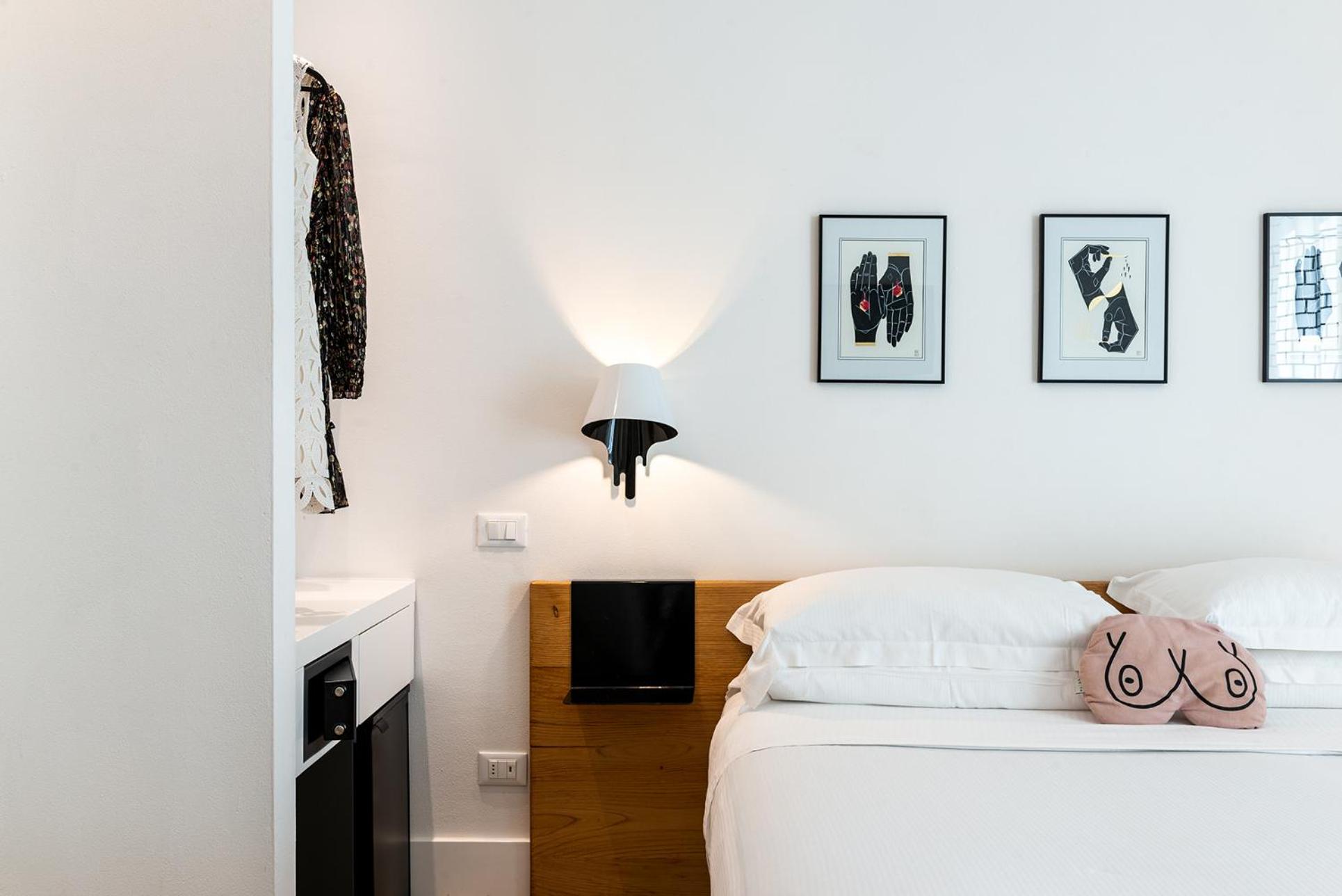 Deluxe Double Room with Terrace - Photo 5