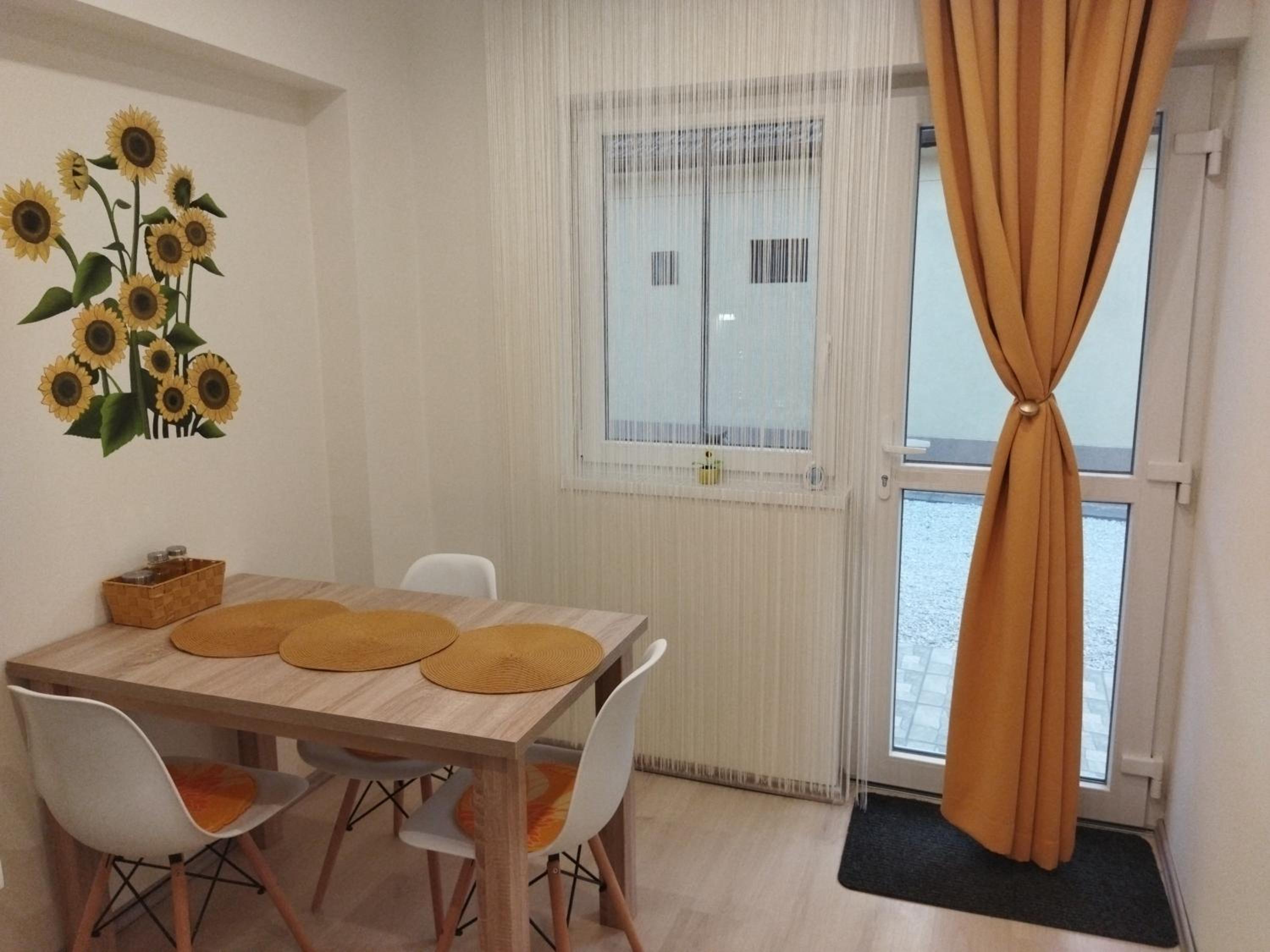 Deluxe Double Room with Extra Bed photo 3