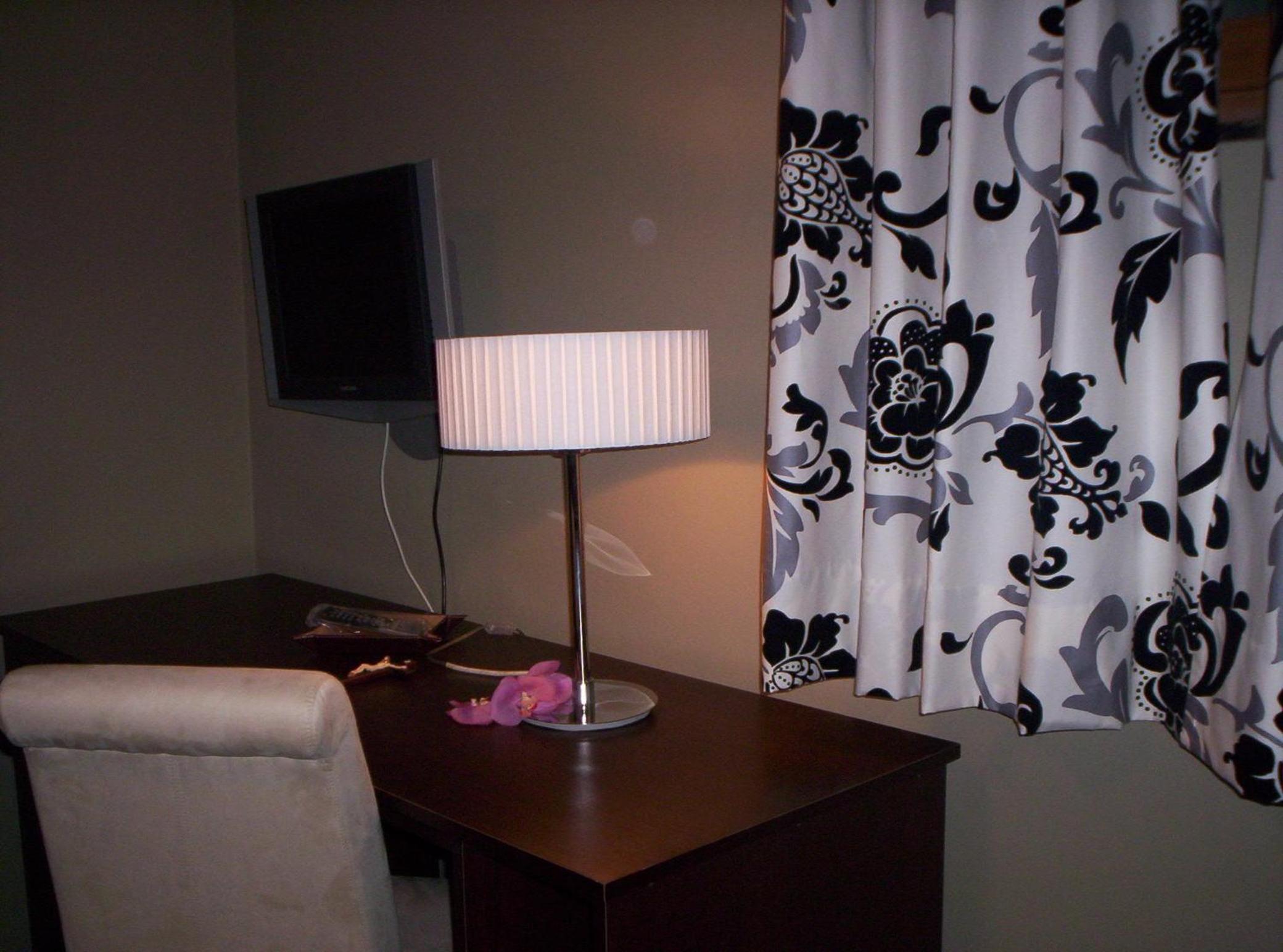 Small Double or Twin Room photo 3