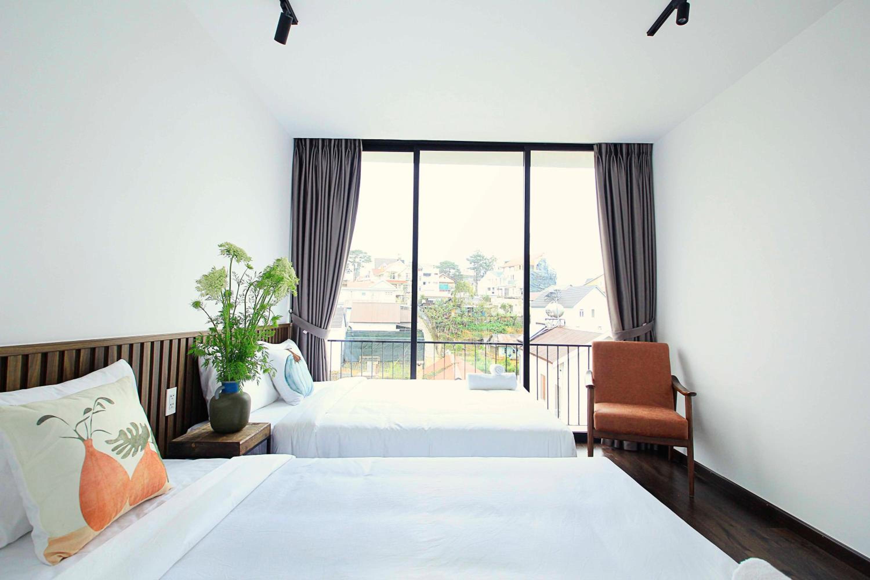 Quadruple Room with Balcony photo 3