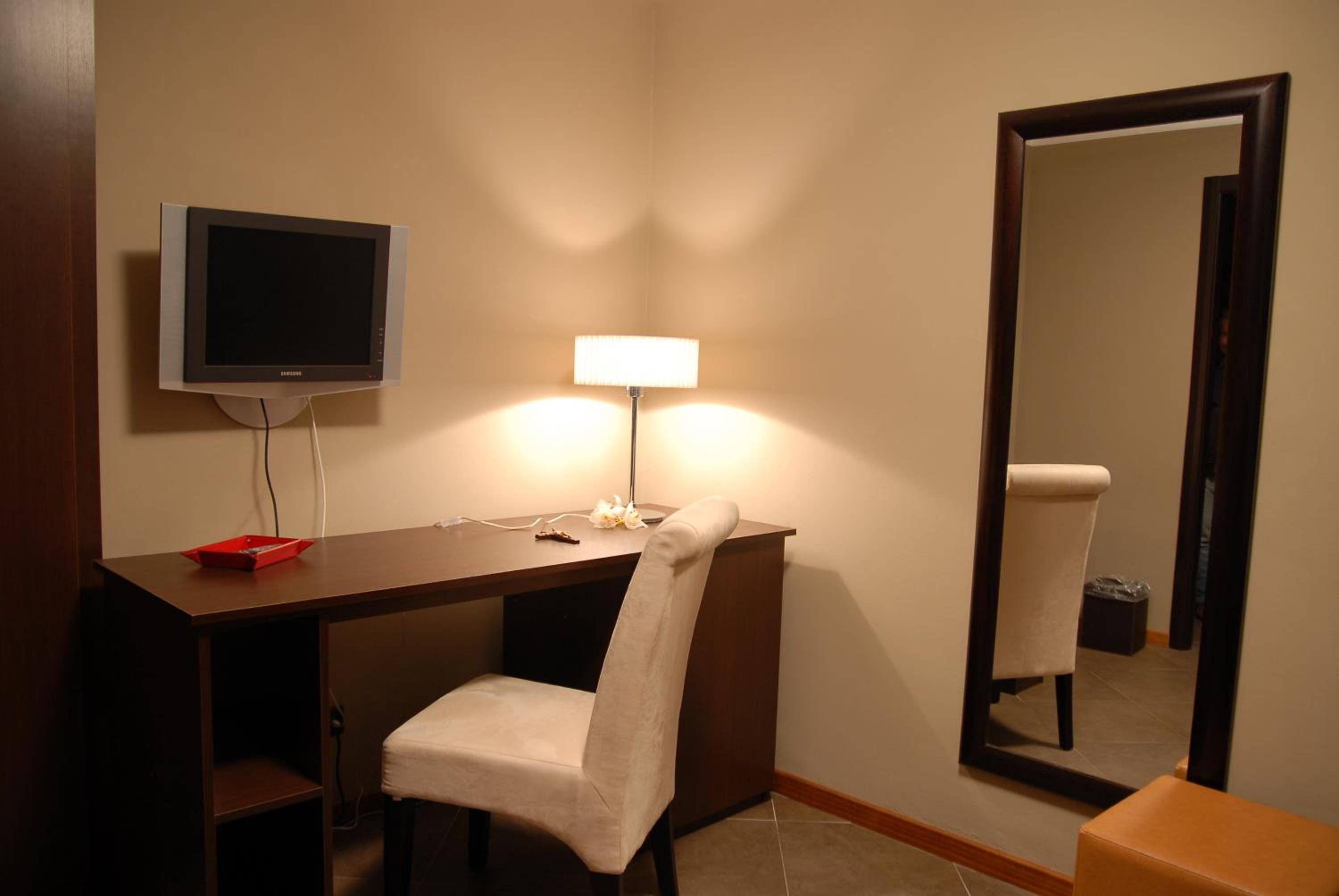 Small Double or Twin Room photo 2