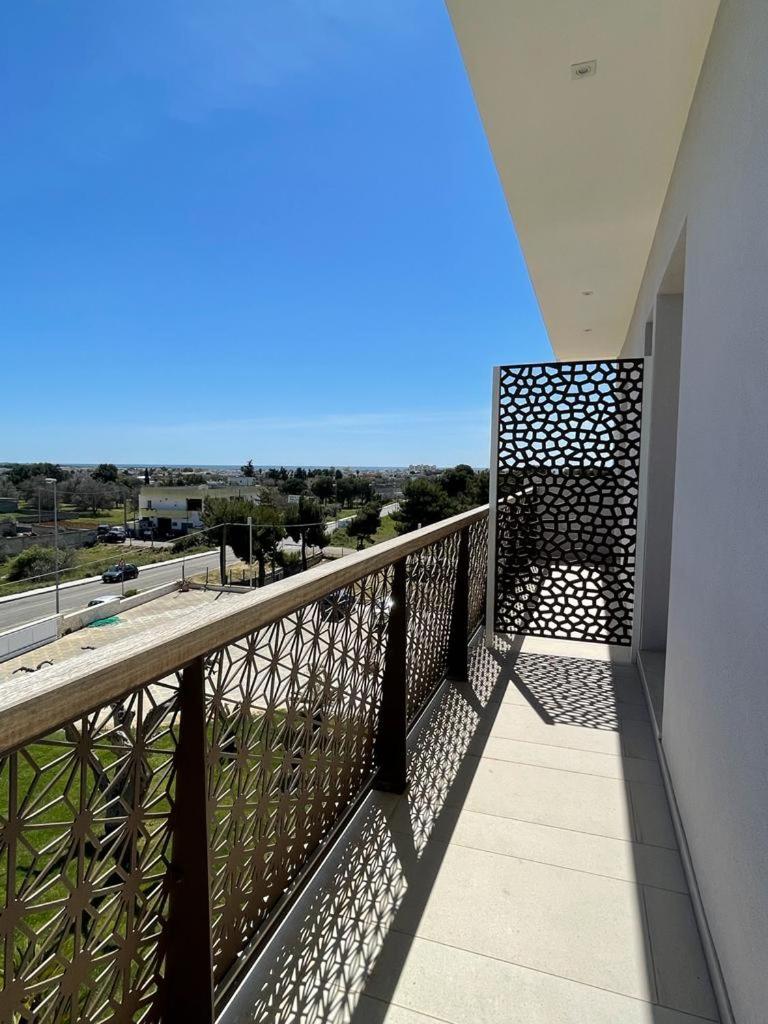Double Room with Balcony - Photo 8