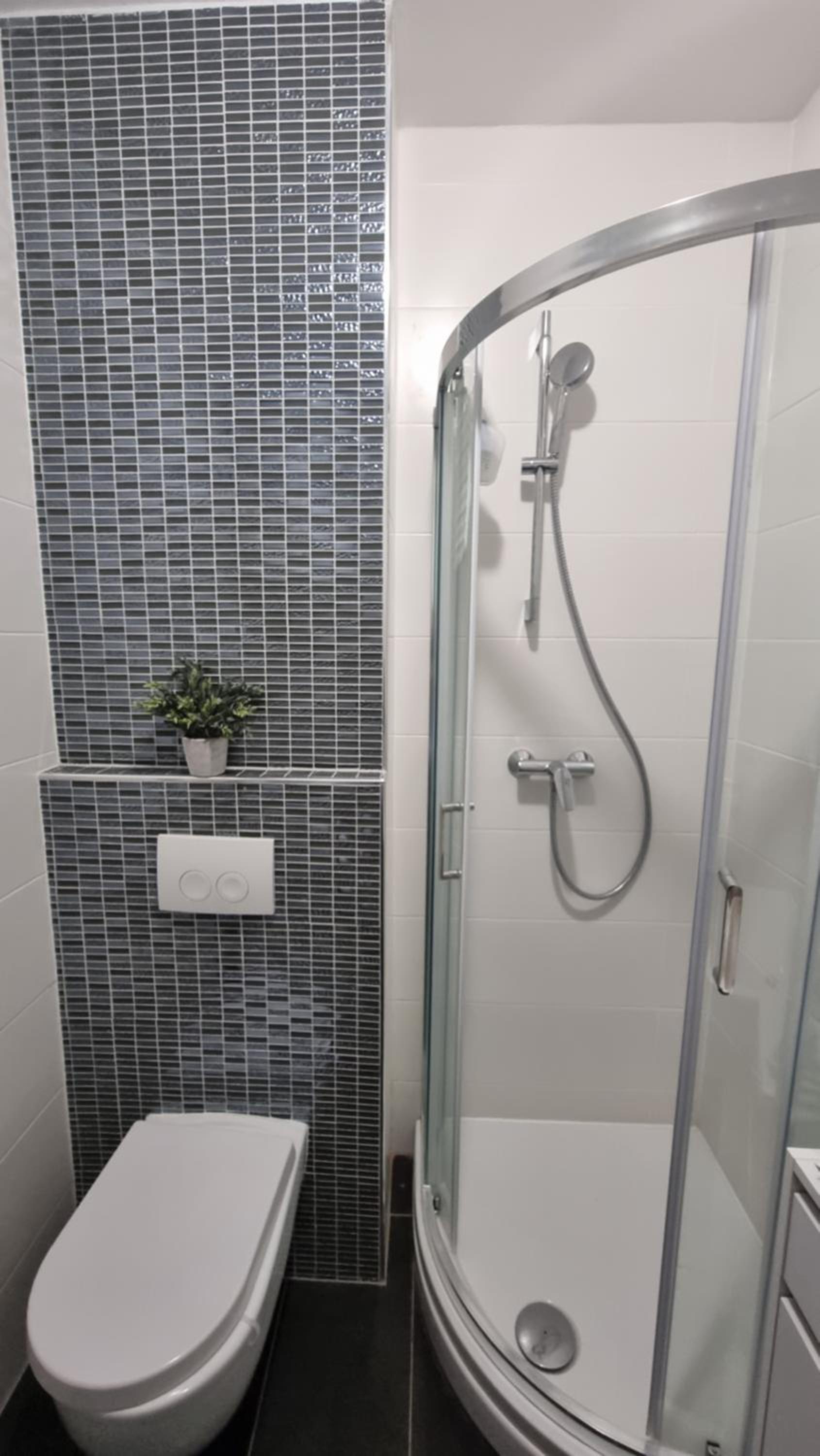 One-Bedroom Apartment - Photo 13