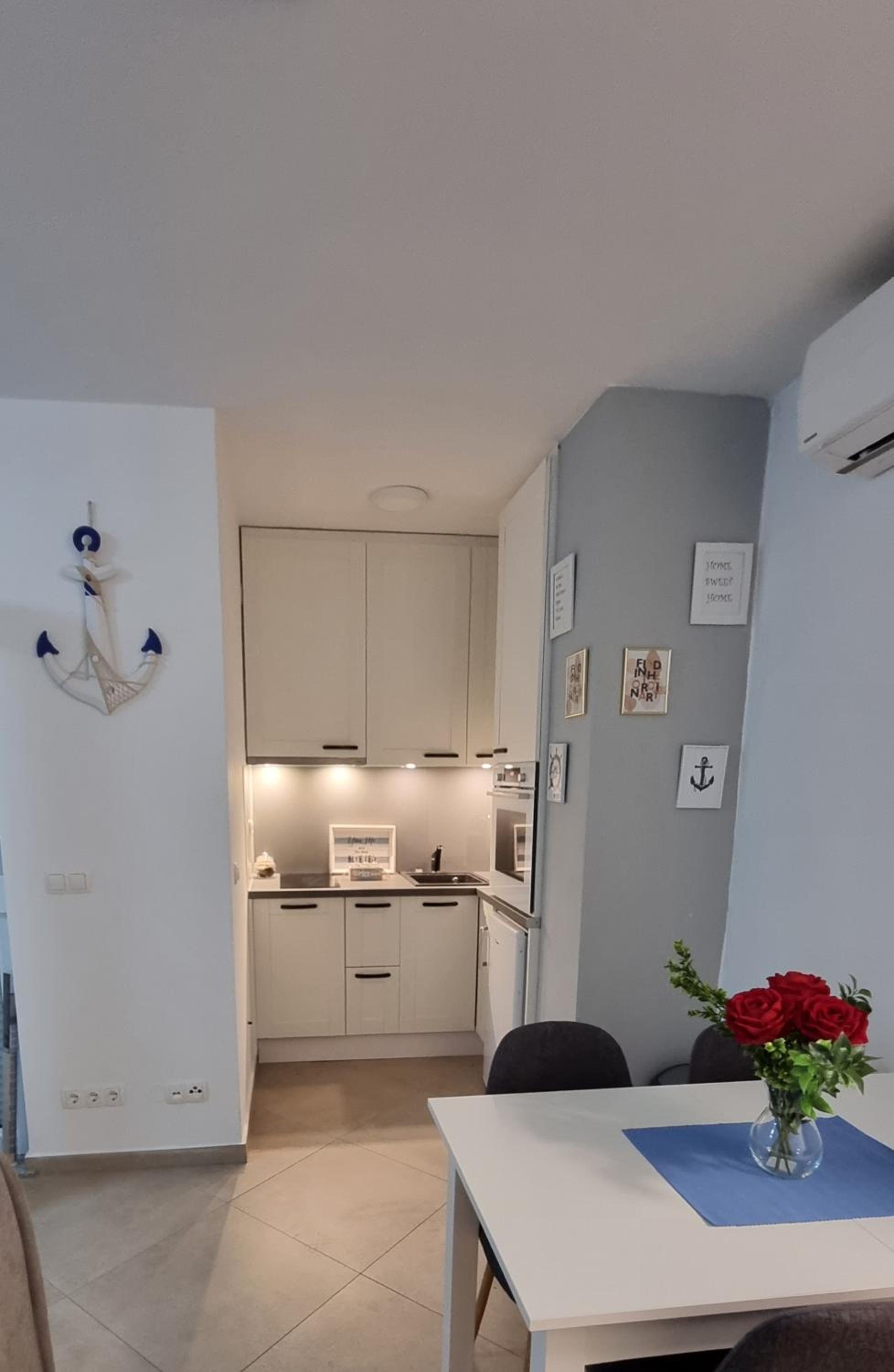 One-Bedroom Apartment - Photo 33