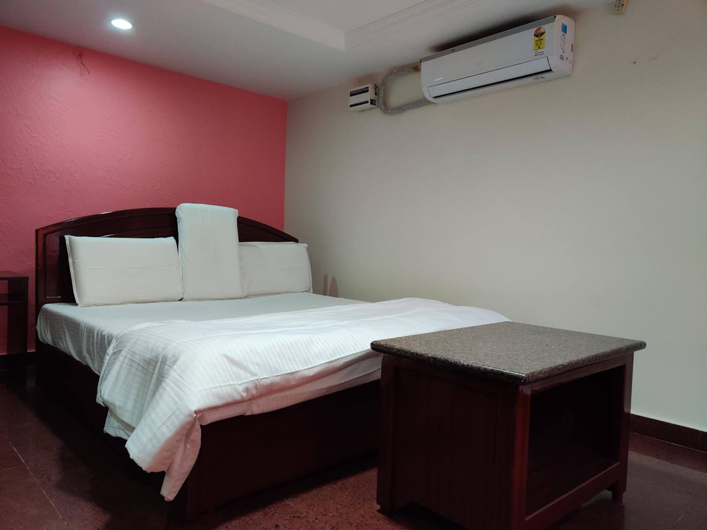Deluxe King Suite