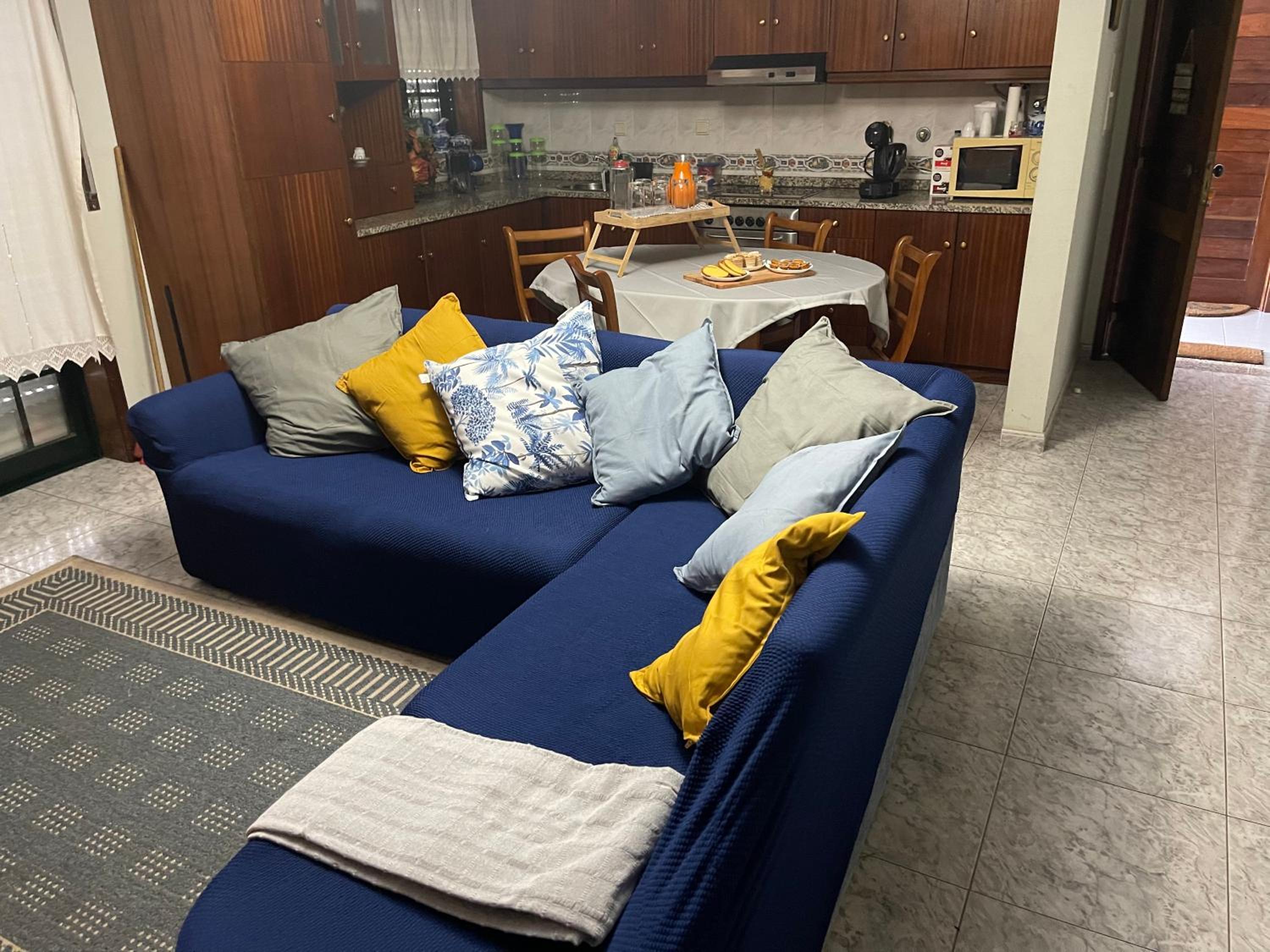 Three-Bedroom Apartment - Photo 9