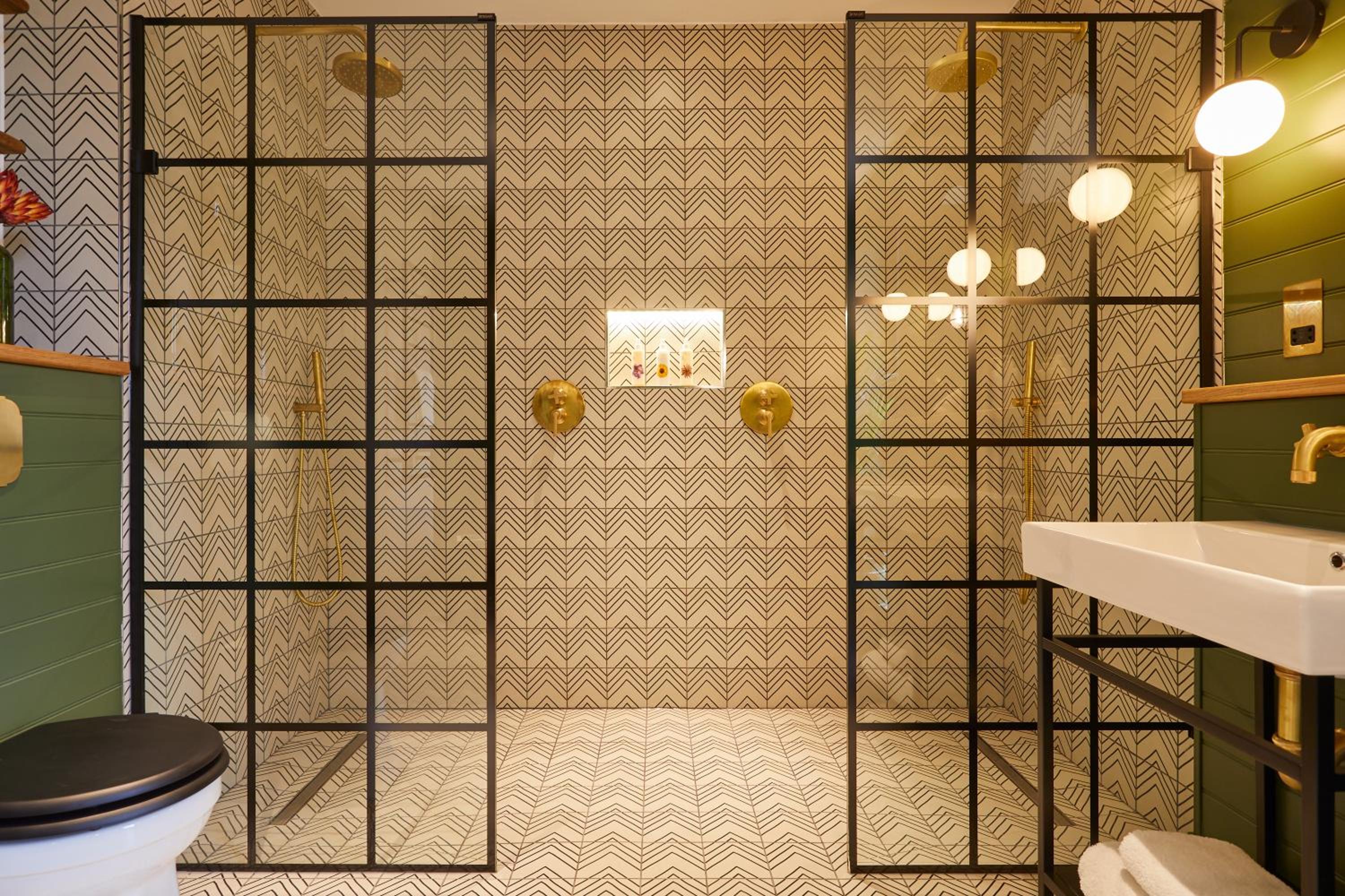 Suite with Balcony - Photo 5