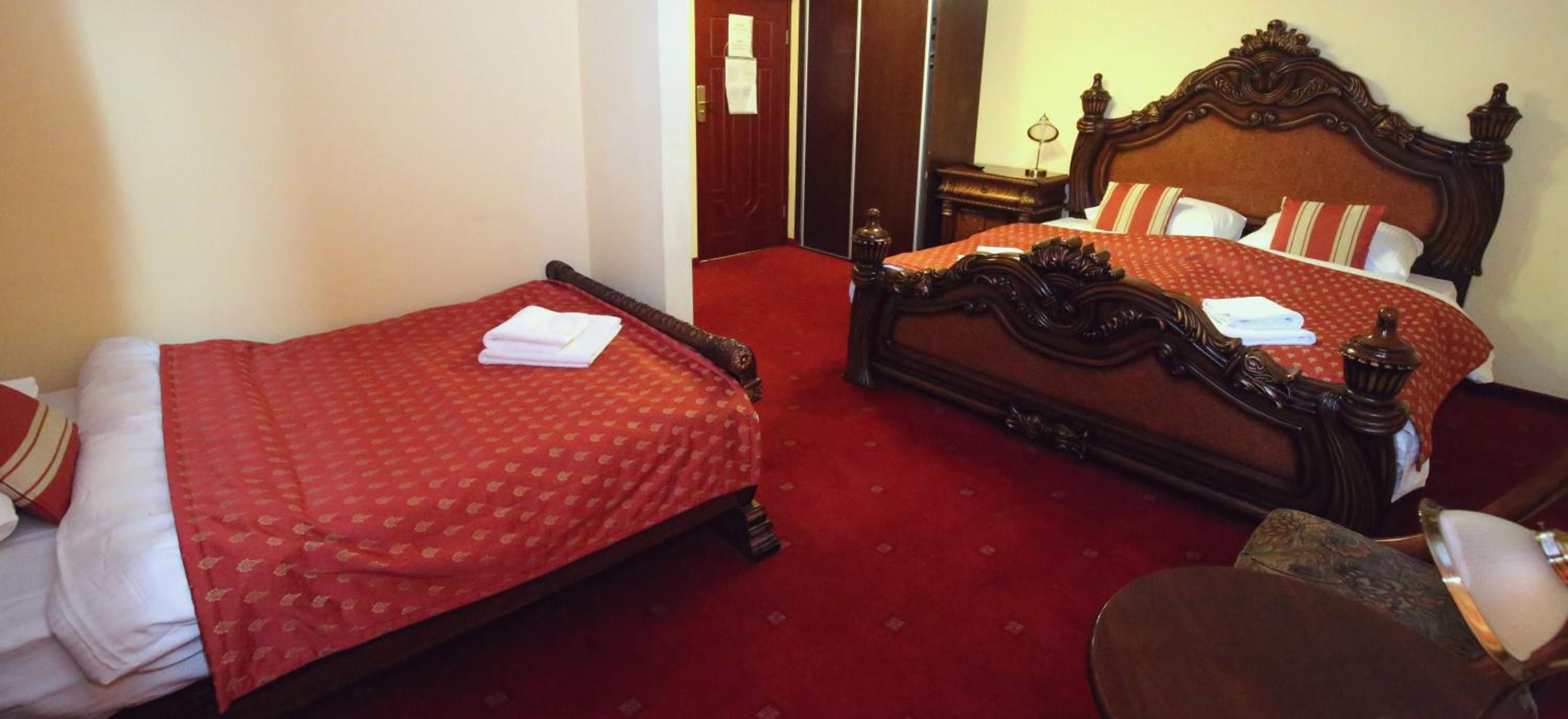 Triple Room with Private Bathroom photo 3