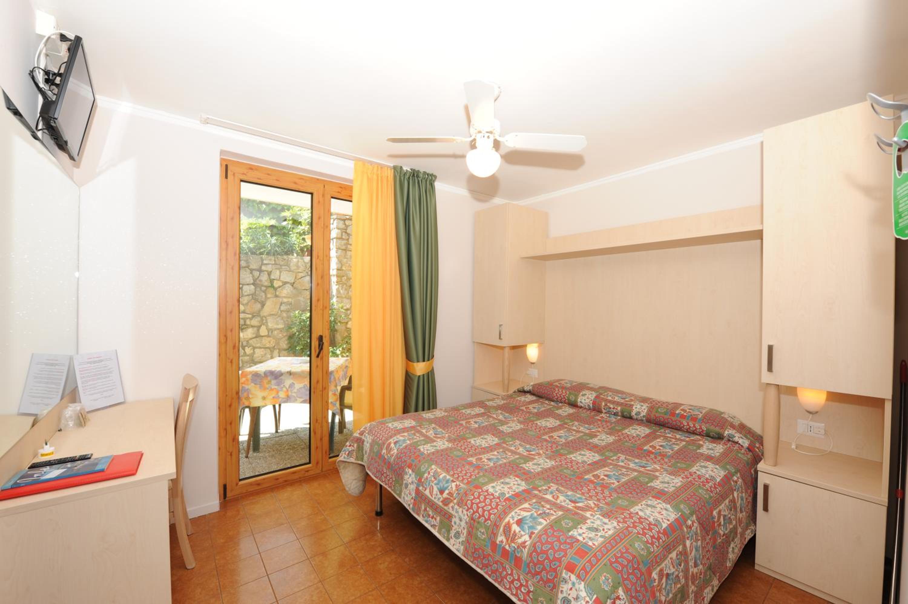 Double Room with Garden View photo 2