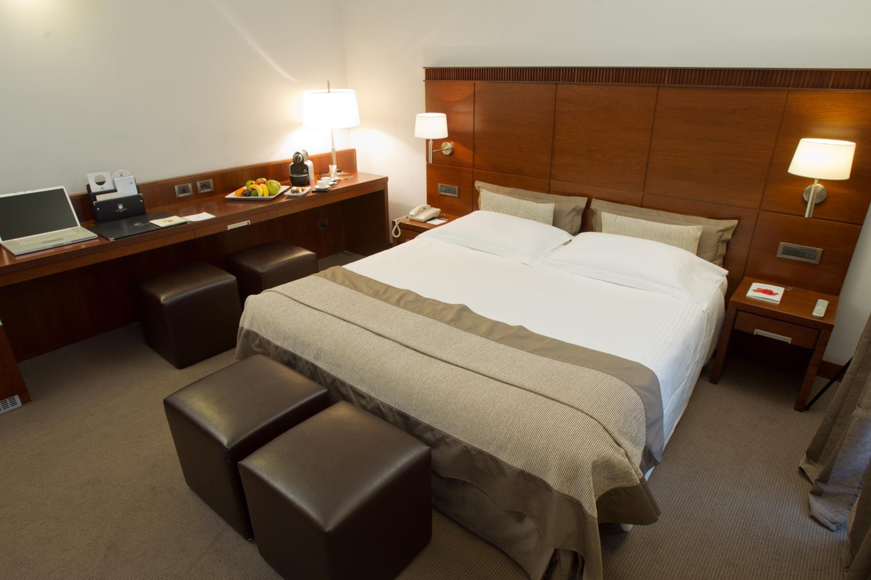 Superior Double or Twin Room - Photo 3