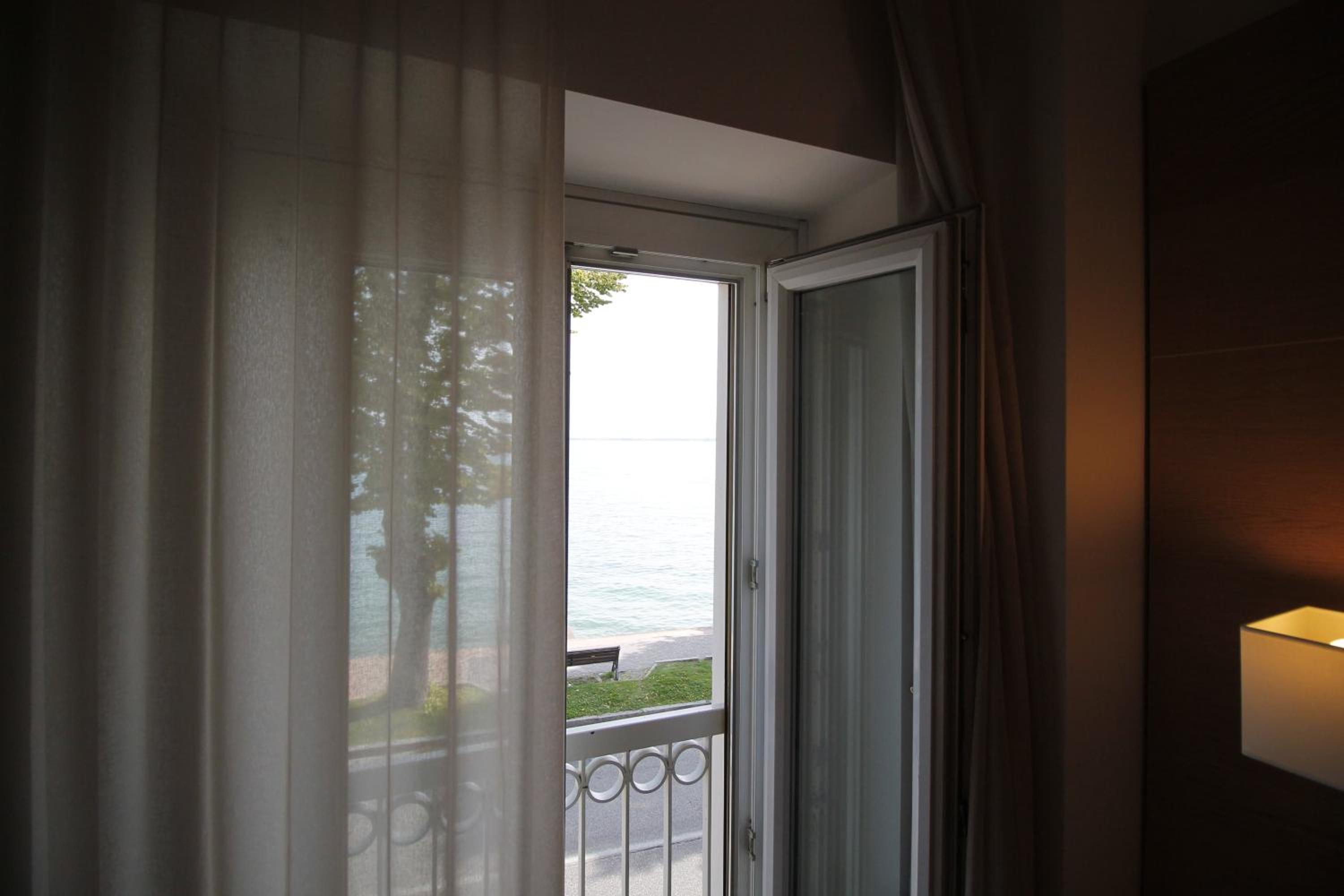 Comfort Double Room with Lake View - Photo 6