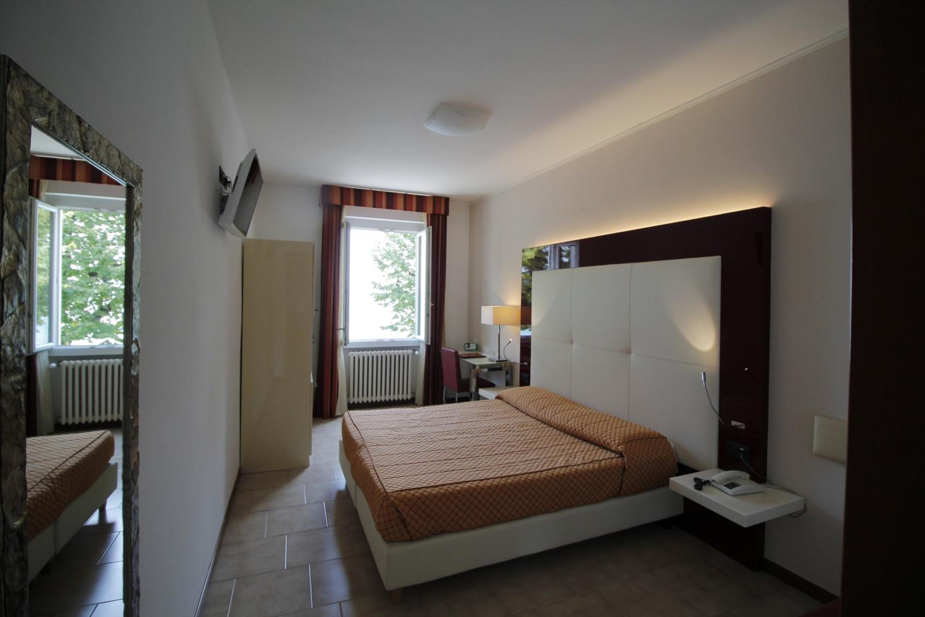 Comfort Double Room with Lake View - Photo 19