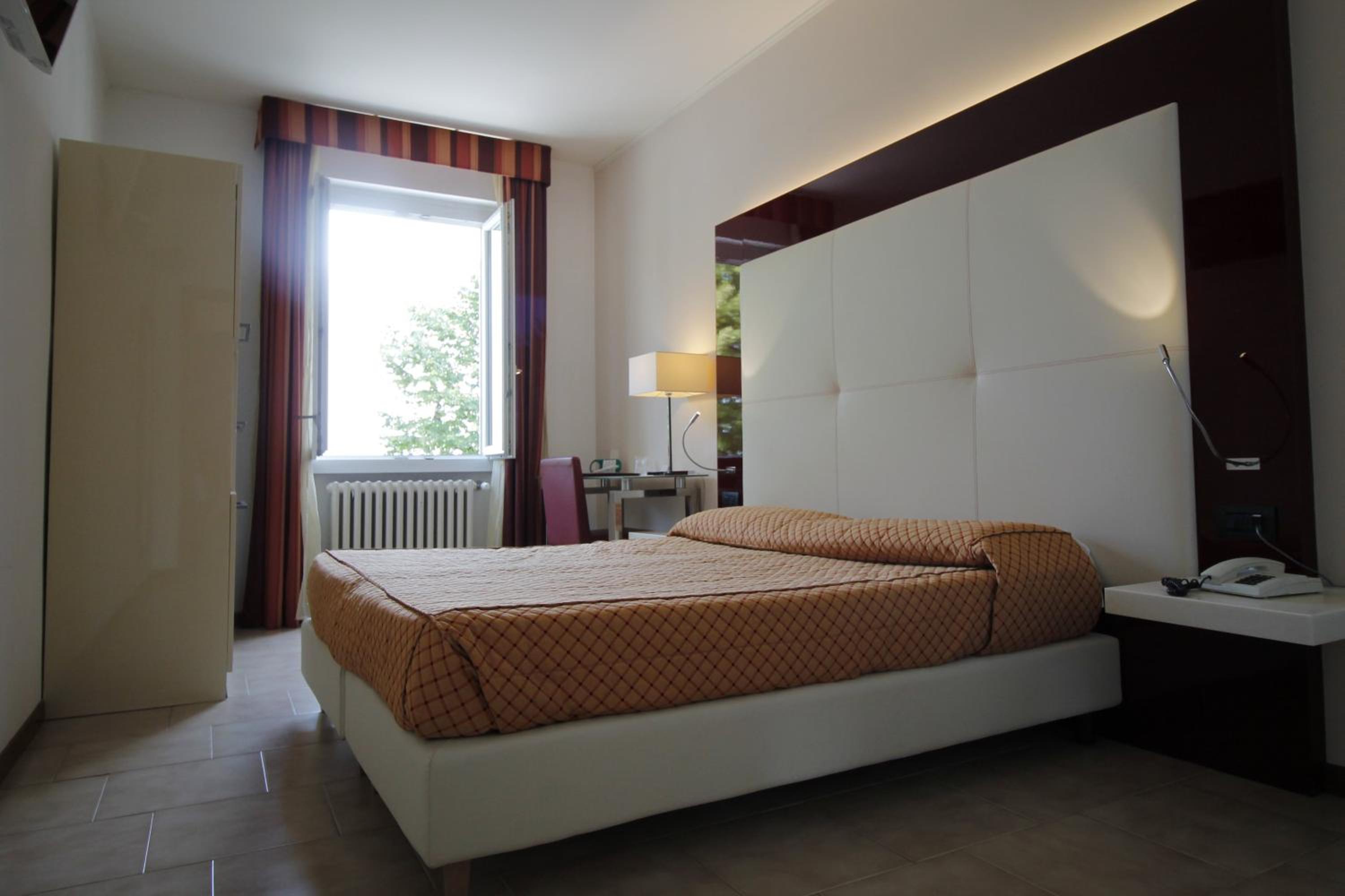 Comfort Double Room with Lake View - Photo 16