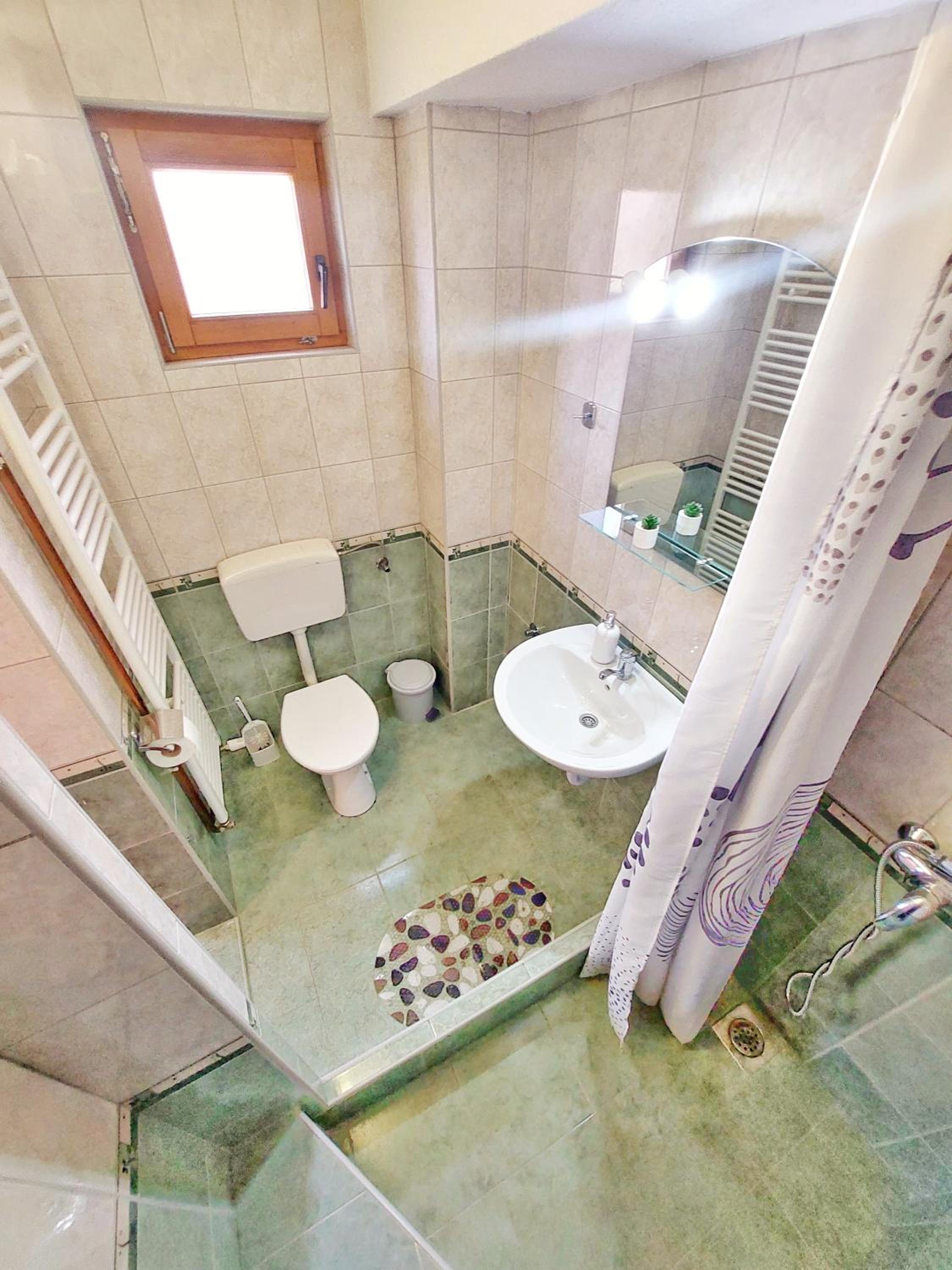 Triple Room with Private Bathroom - Photo 3