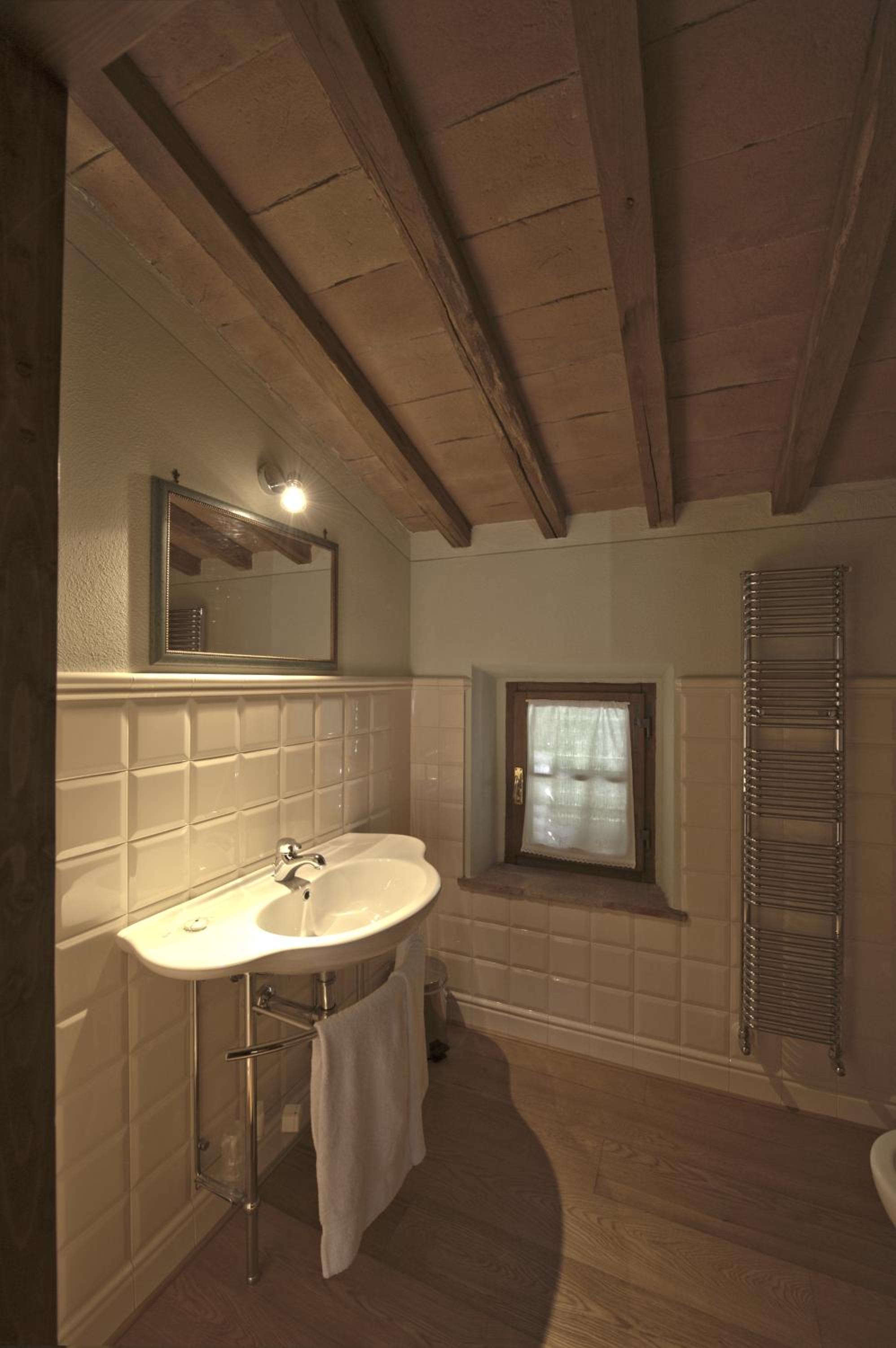 Deluxe Double Room With Balcony photo 3