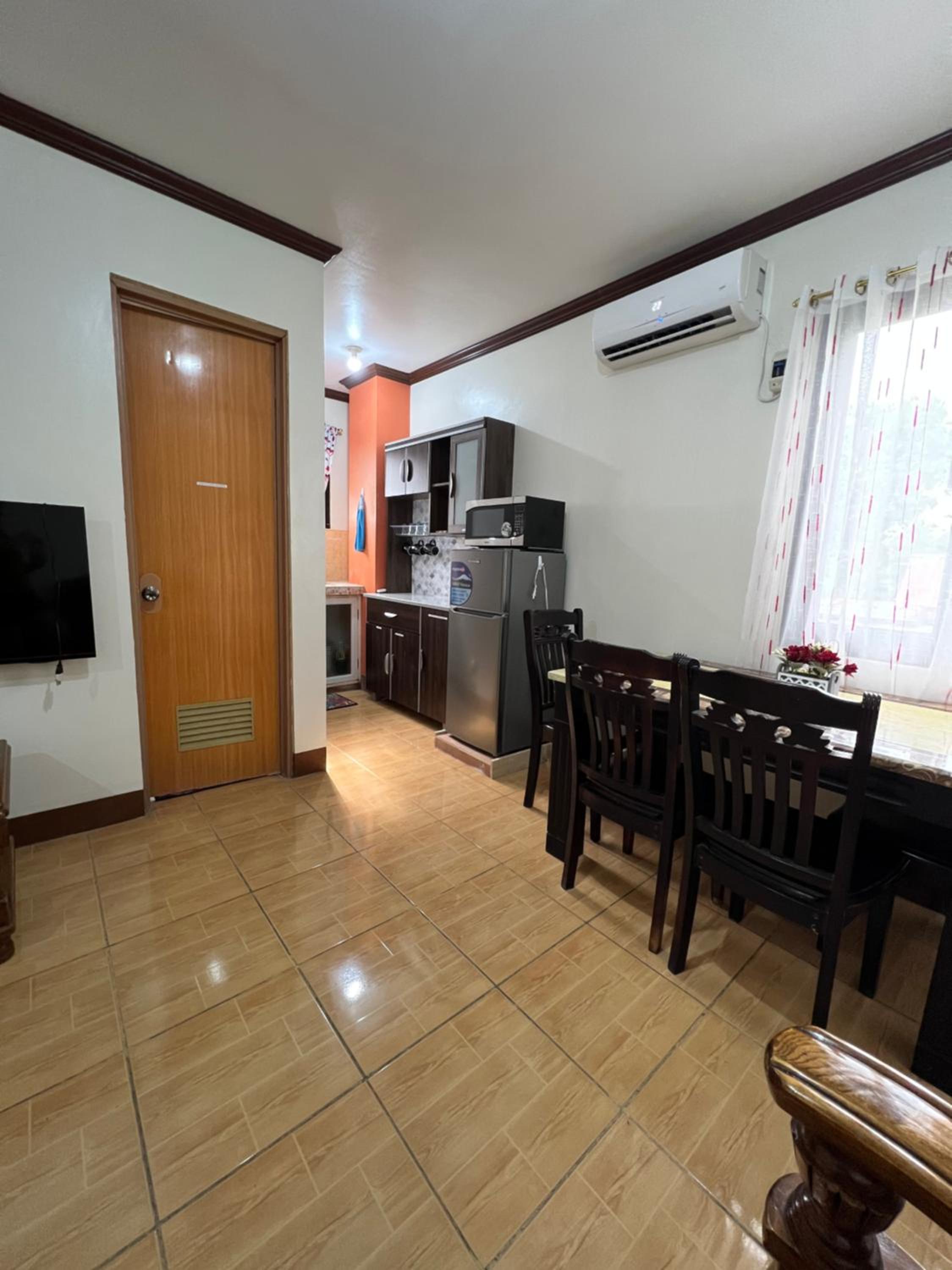 Apartment - Split Level - Photo 9