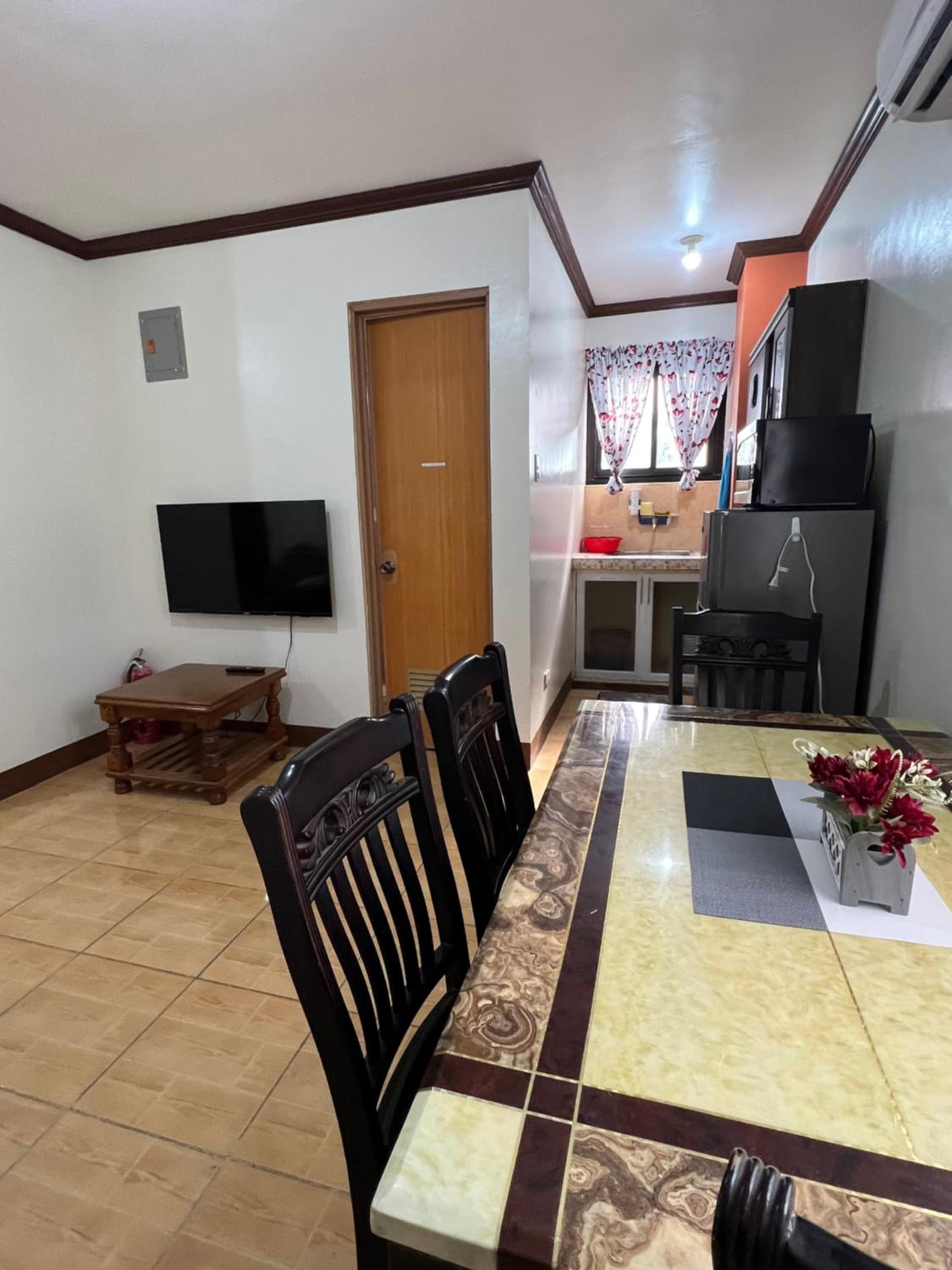 Apartment - Split Level - Photo 5