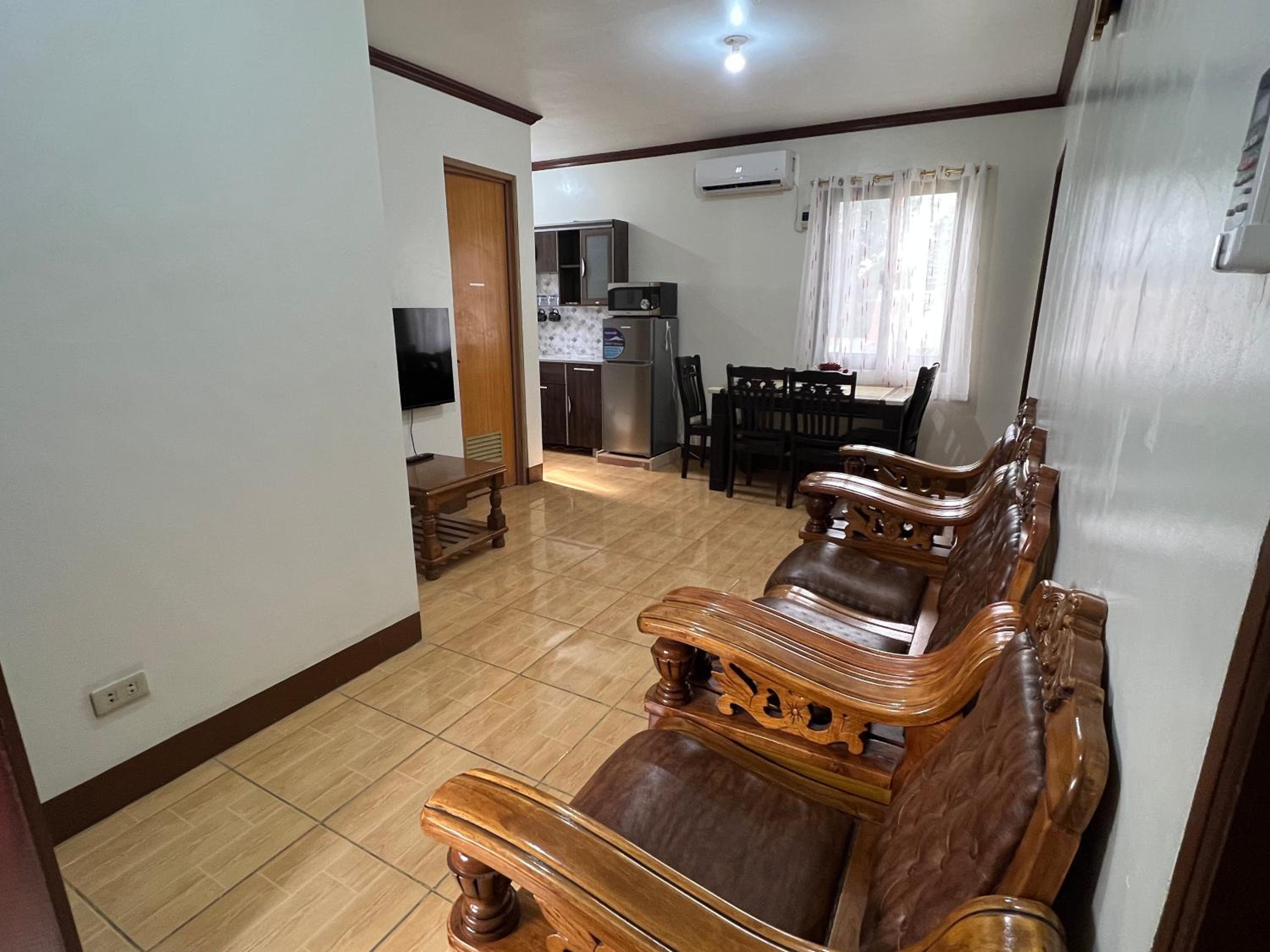 Apartment - Split Level - Photo 3