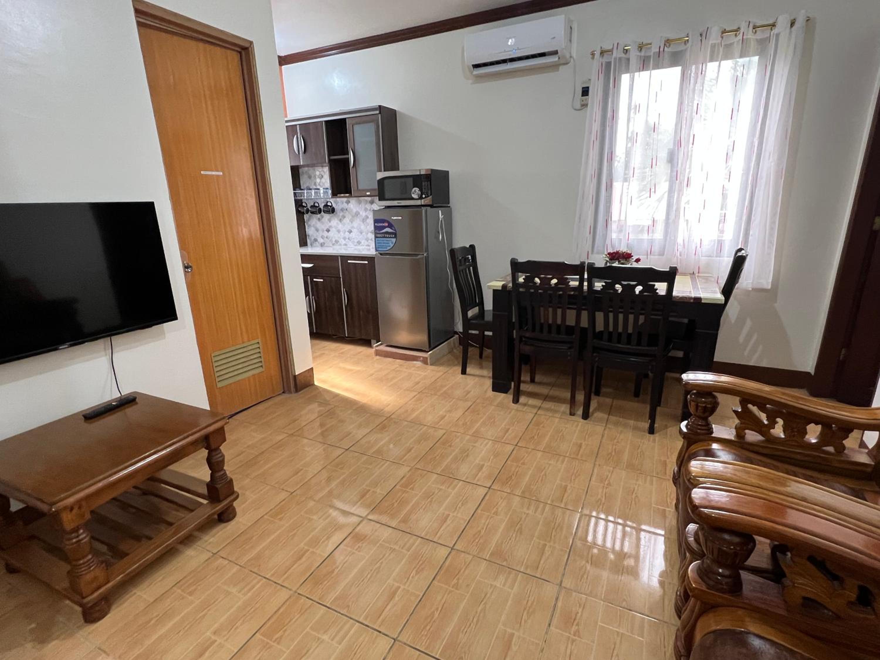 Apartment - Split Level - Photo 32