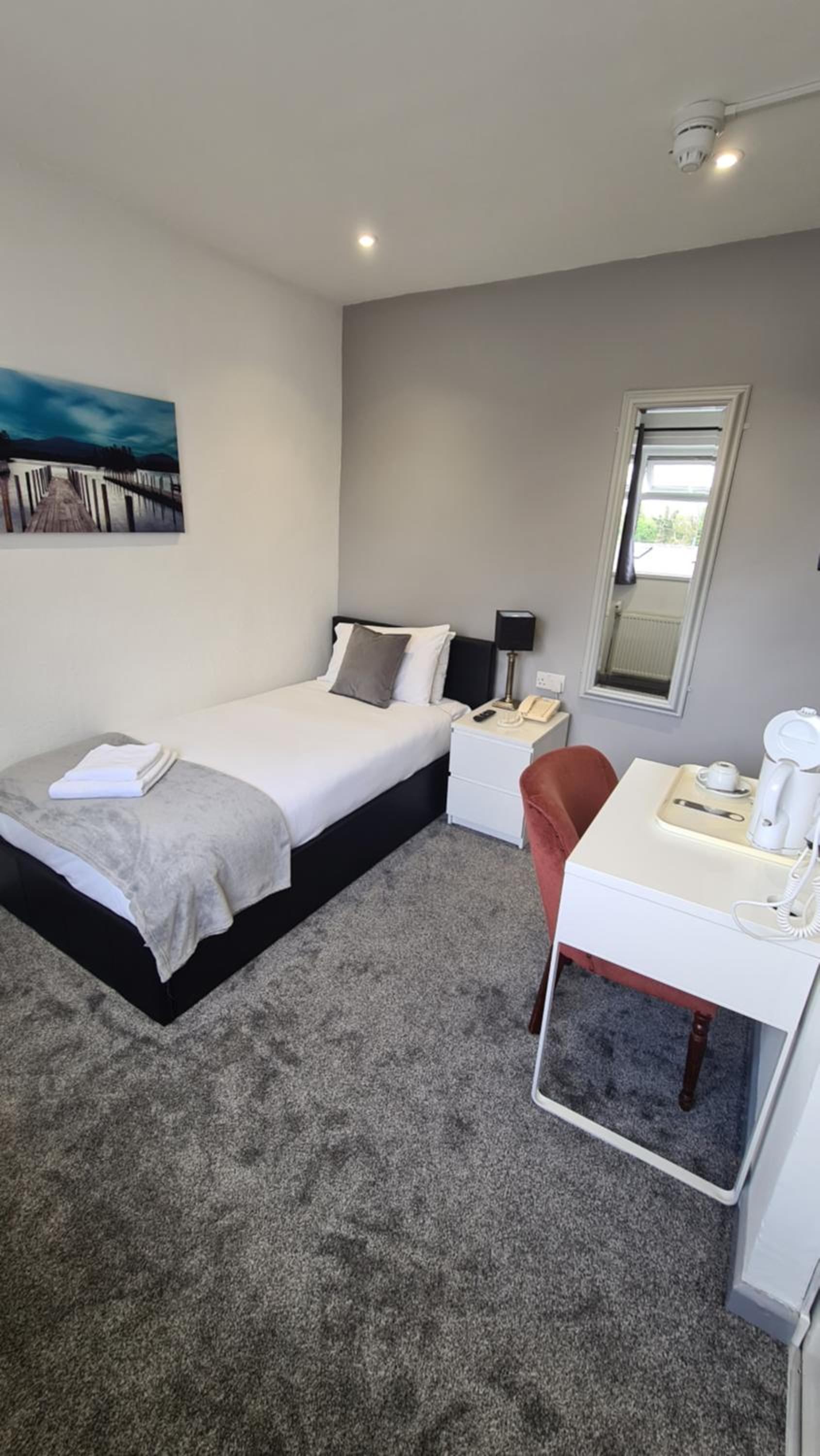 Single Room photo 2