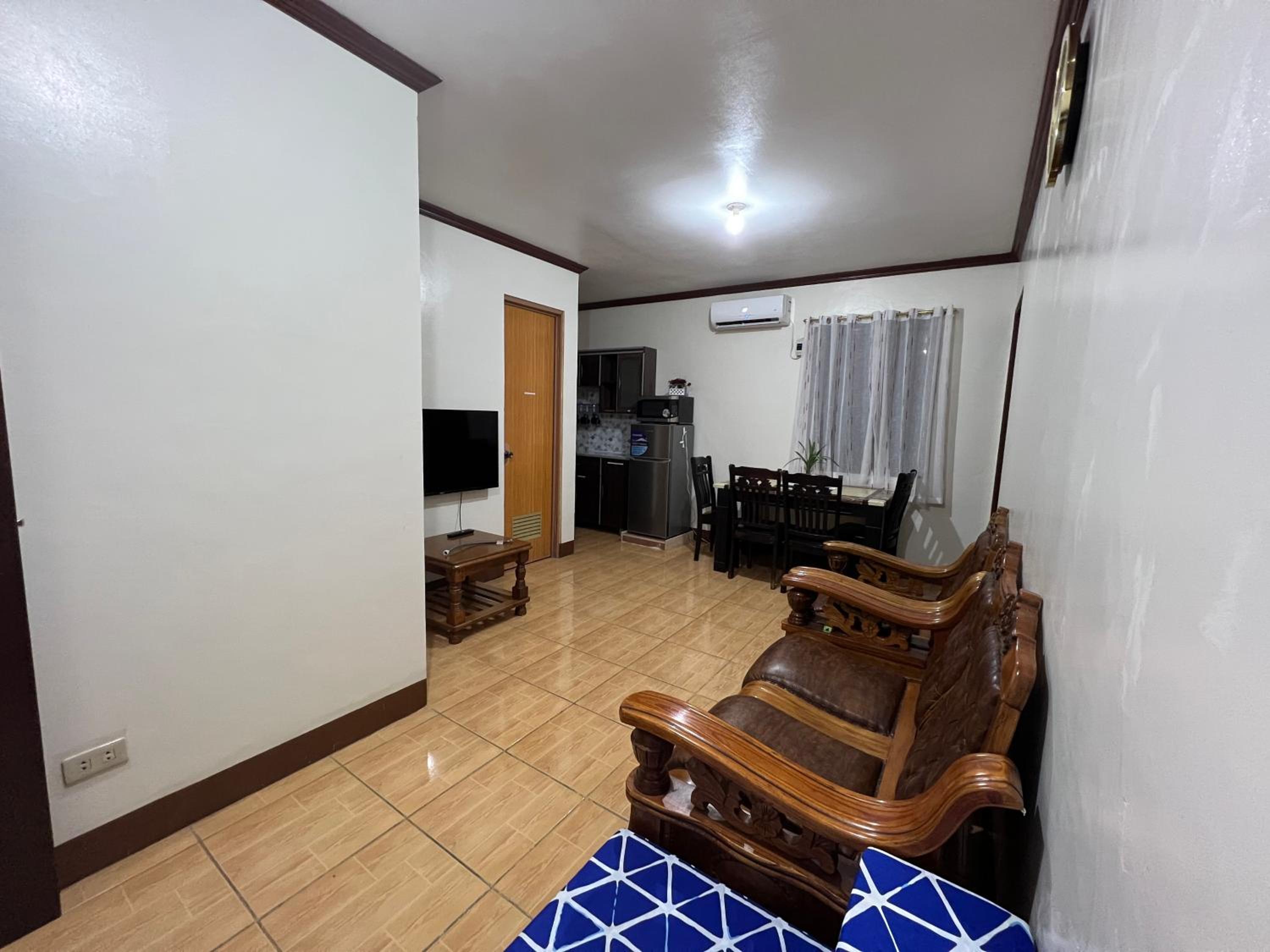 Apartment - Split Level - Photo 23
