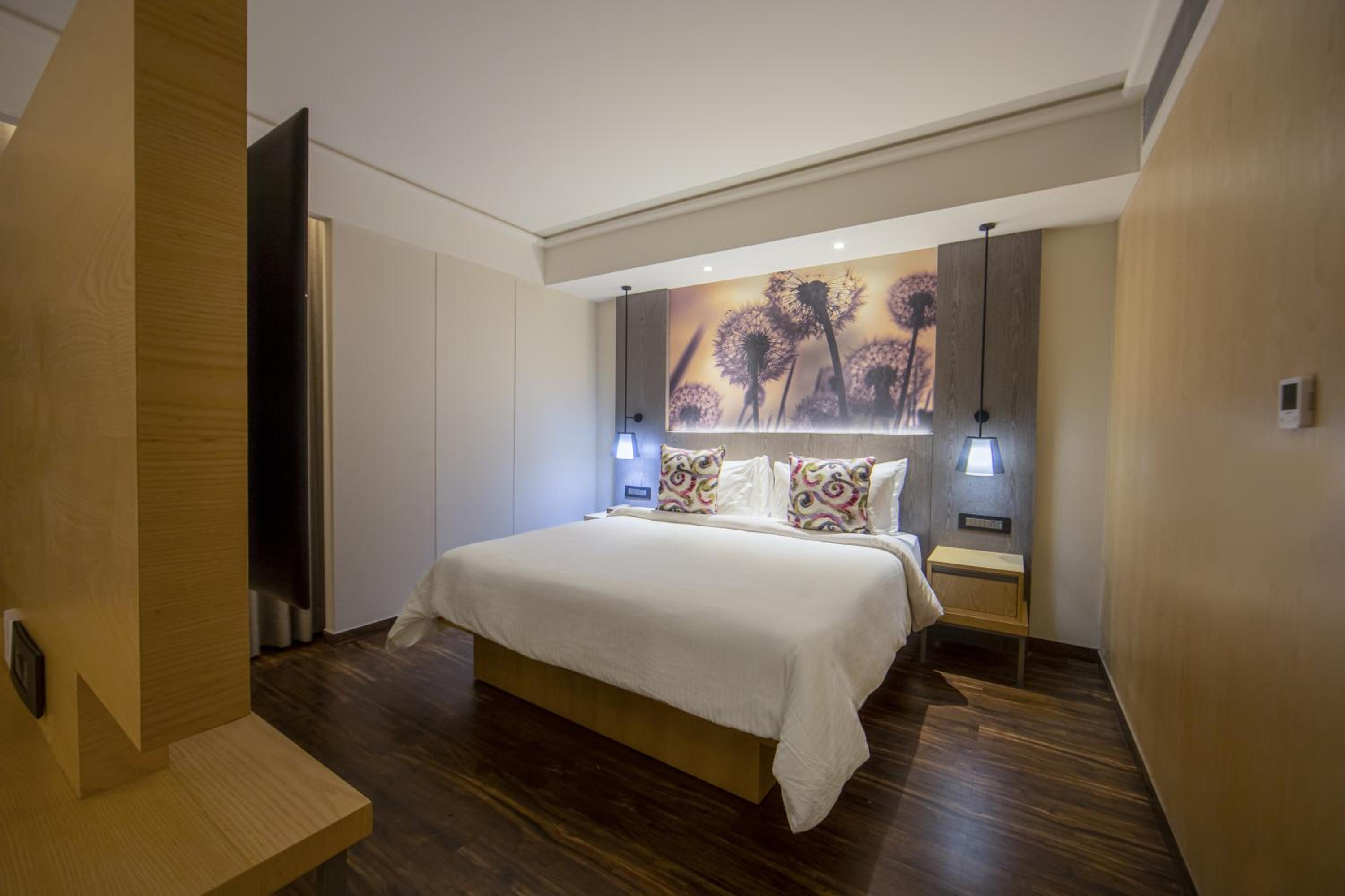 Suite Room 1 Double Bed - Photo 1