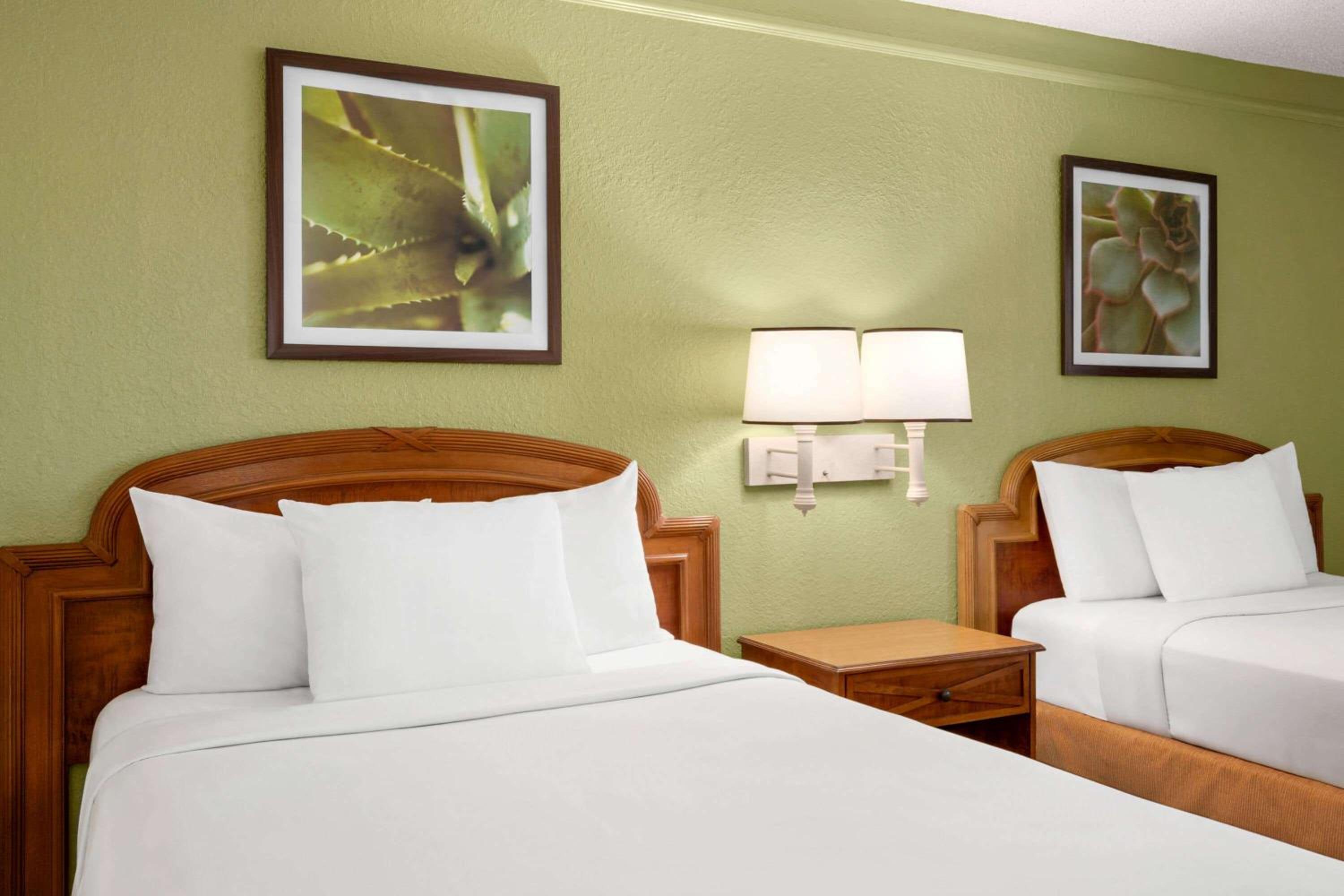 Double Room With Two Double Beds - Non-Smoking