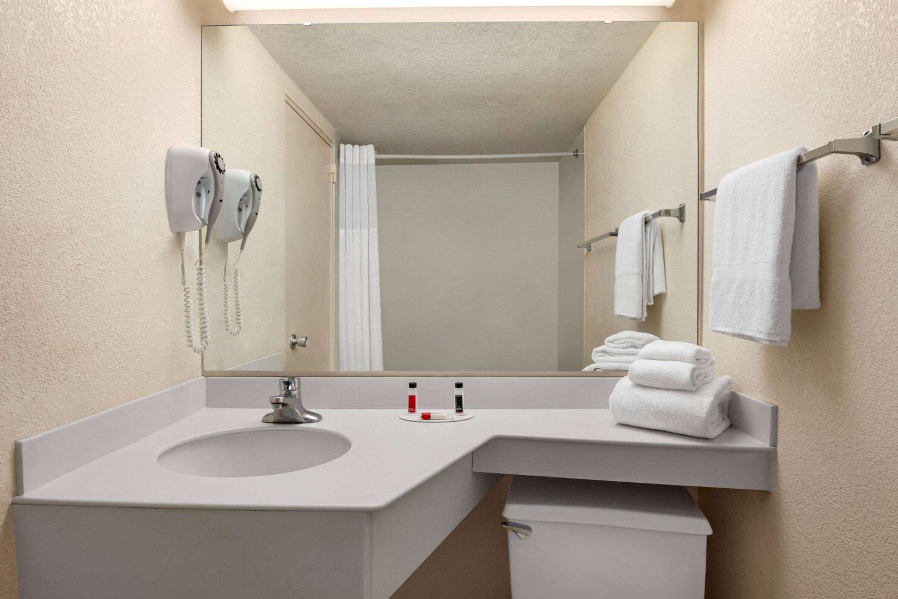 King Room - Non-Smoking - Photo 5