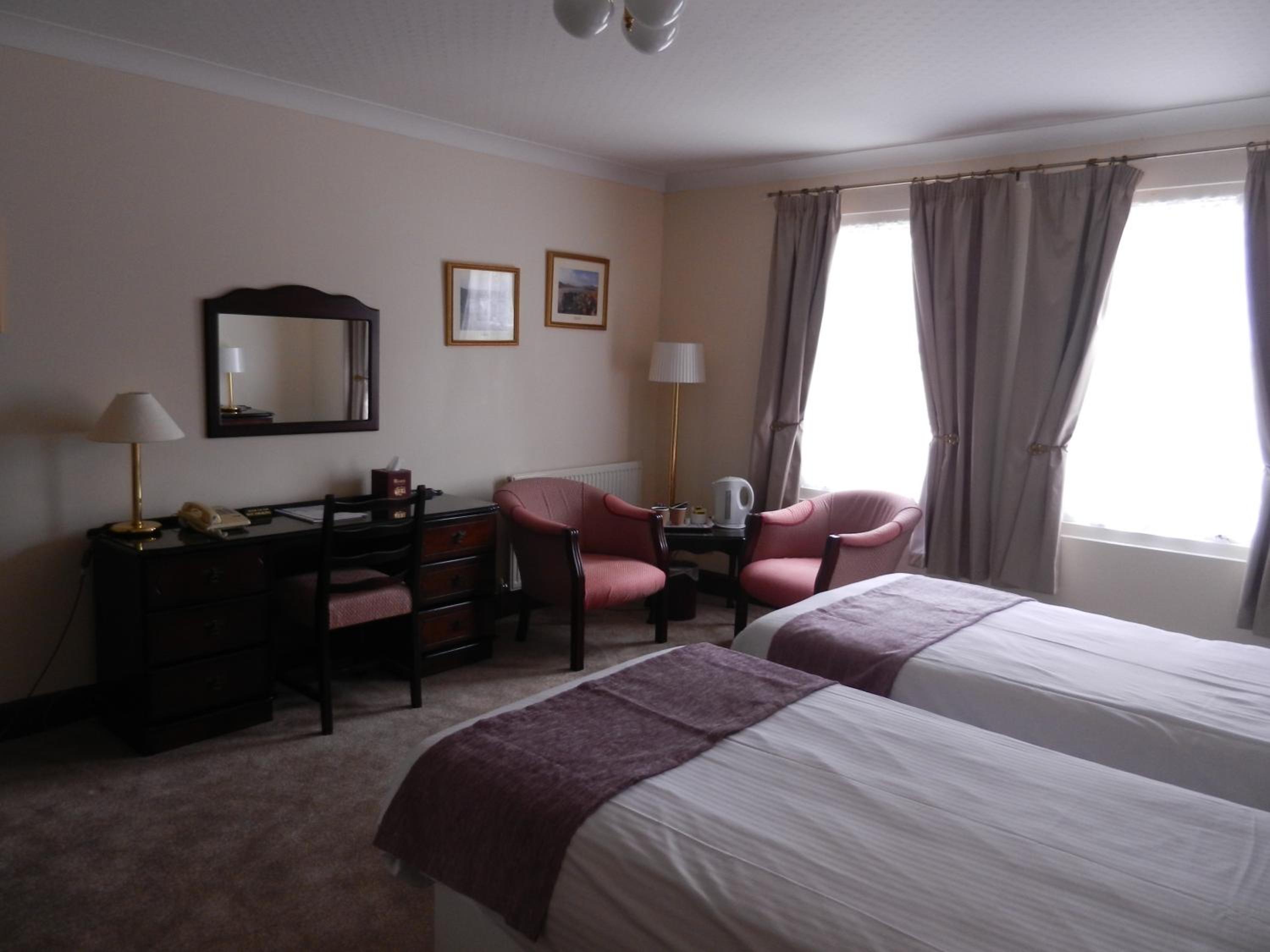 Standard Twin Room - Photo 6