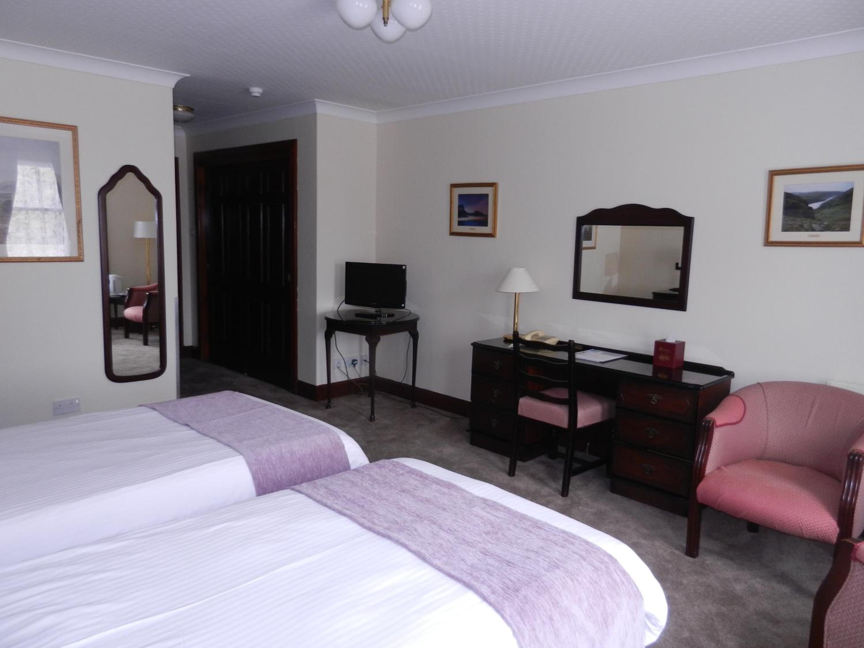 Standard Twin Room - Photo 7