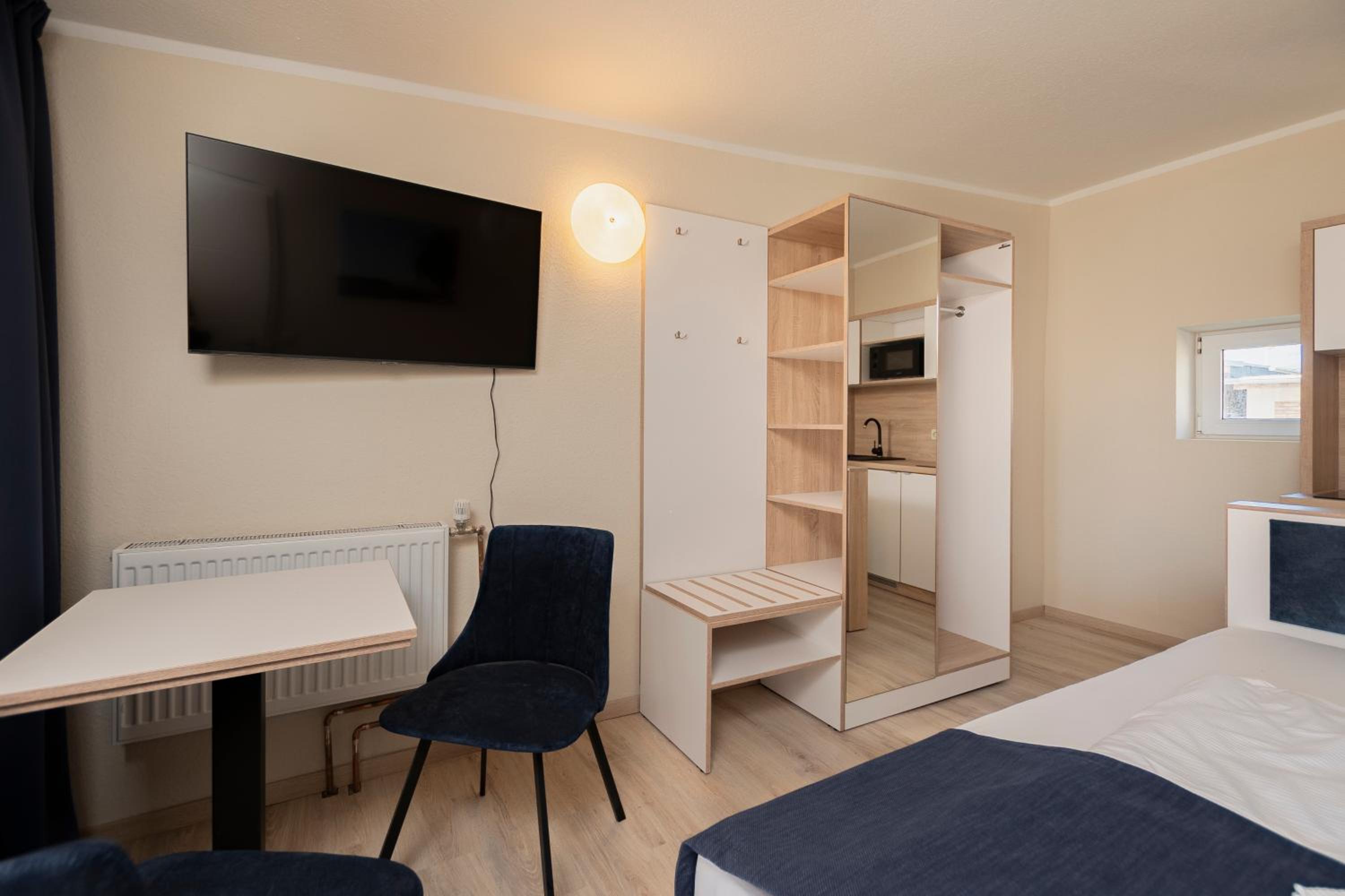 Comfort Single Room thumbnail 6
