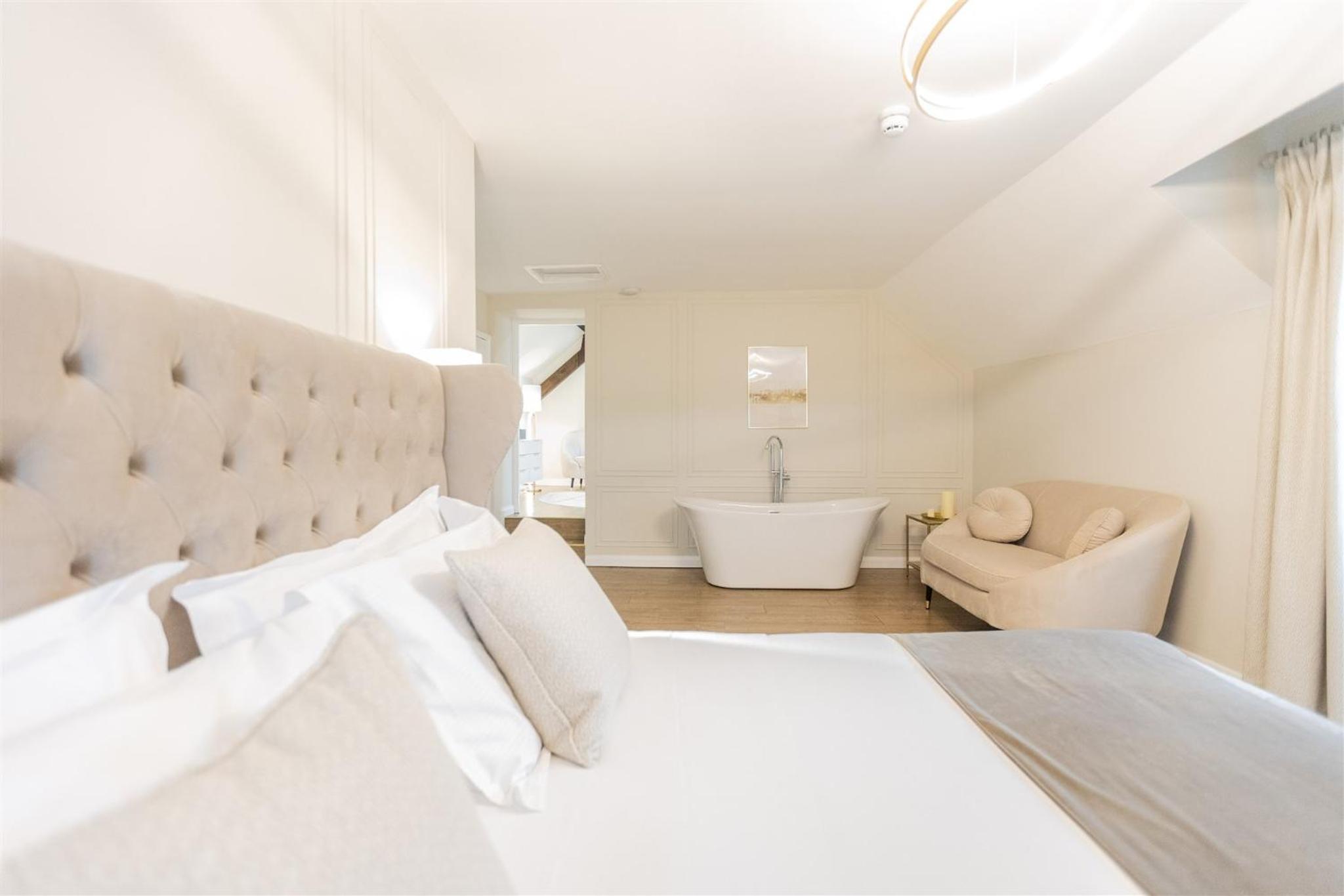 Suite with Hot Tub