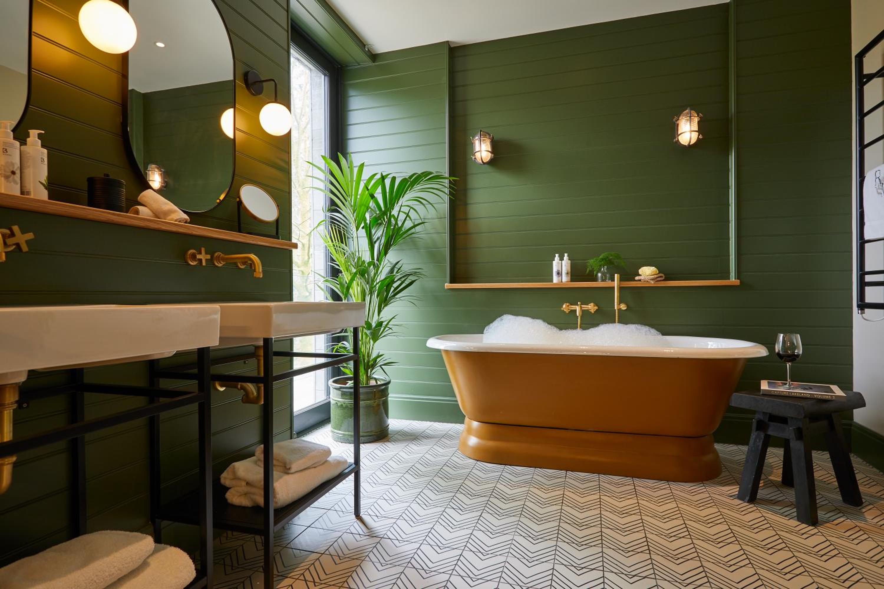 Suite with Balcony - Photo 8