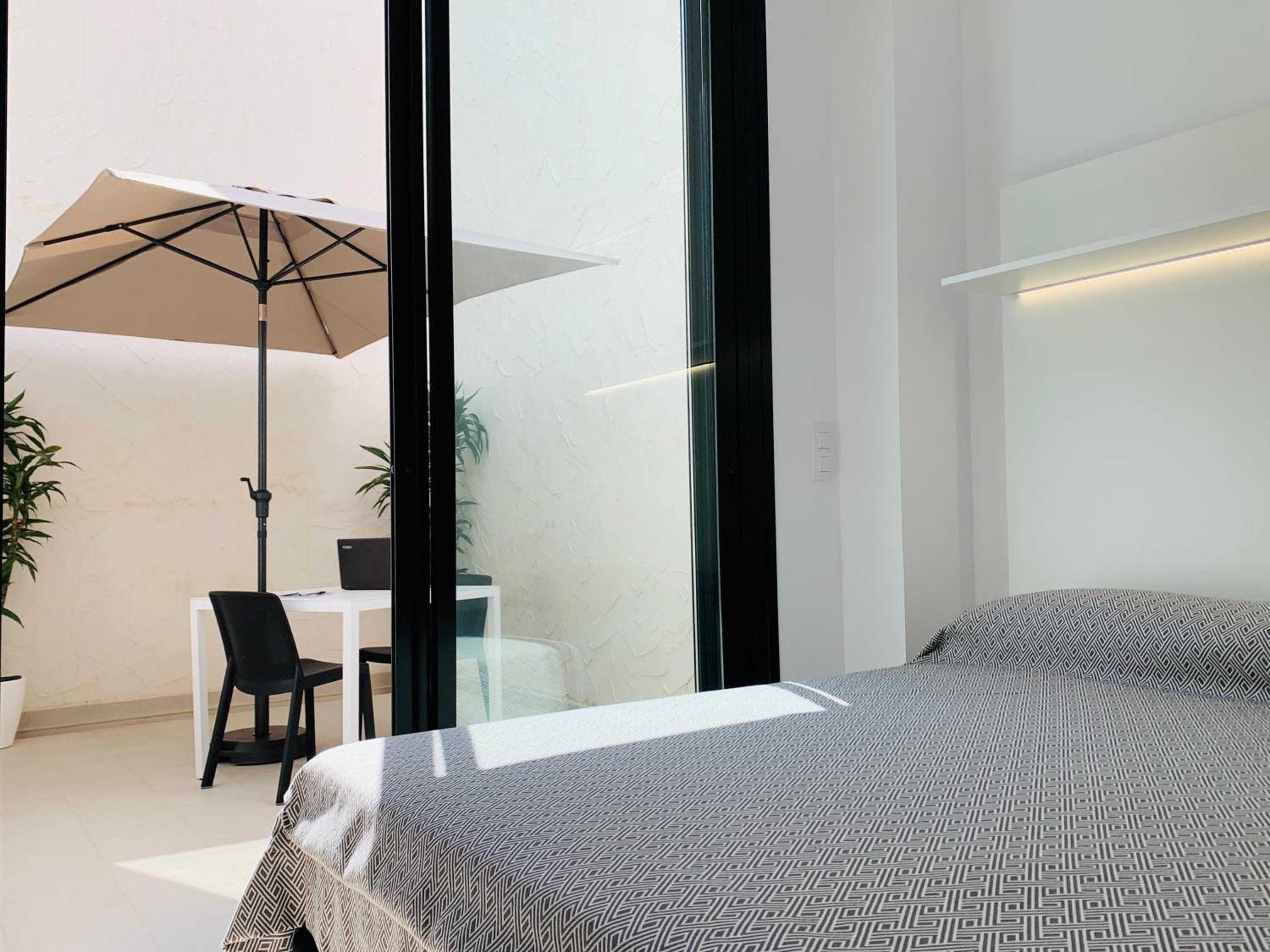 Estudio con terraza