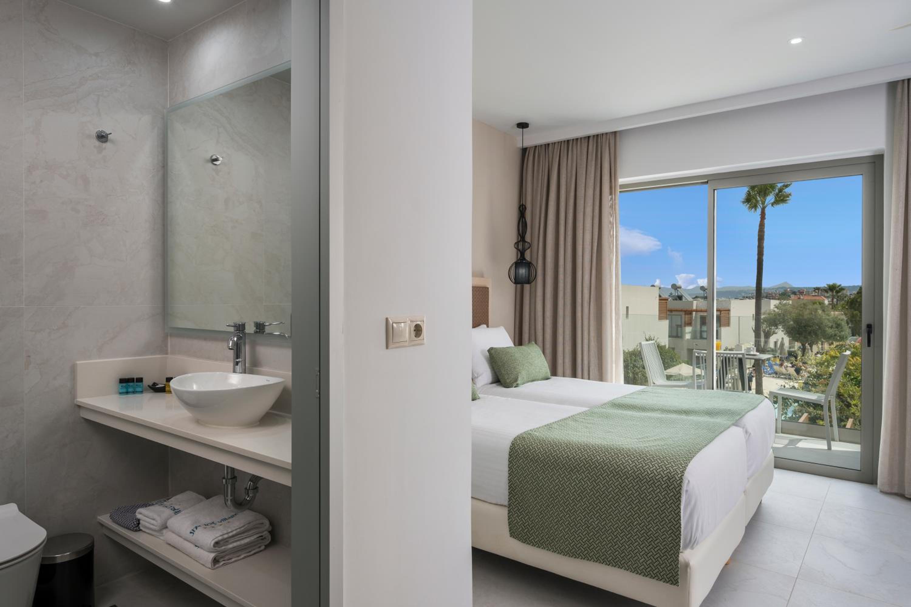 Superior Double Room - Photo 7