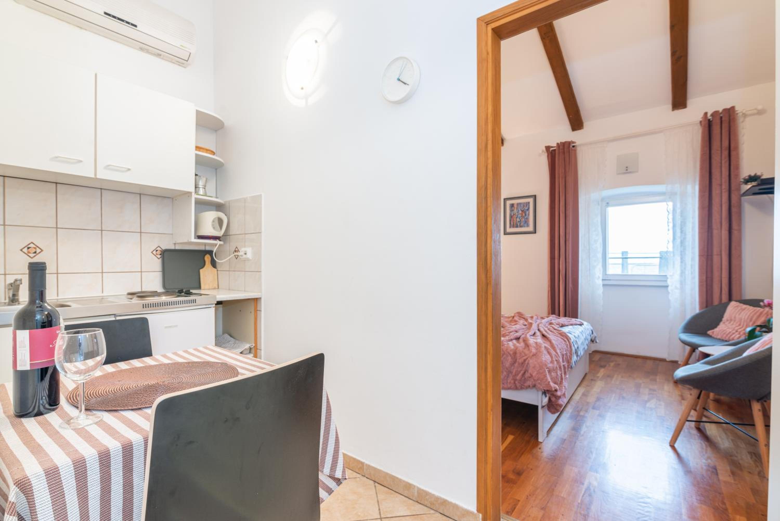 Studio Apartment with Sea View photo 2