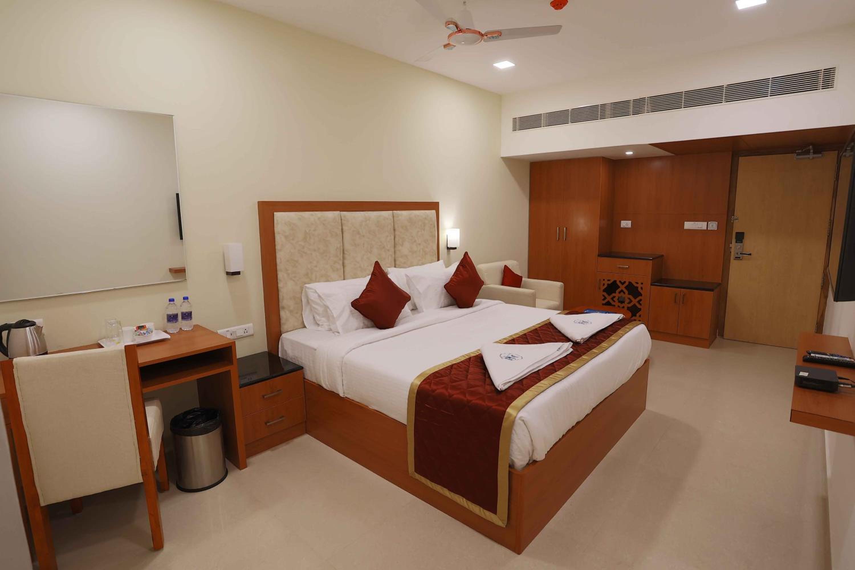 Standard Double Room - Photo 5