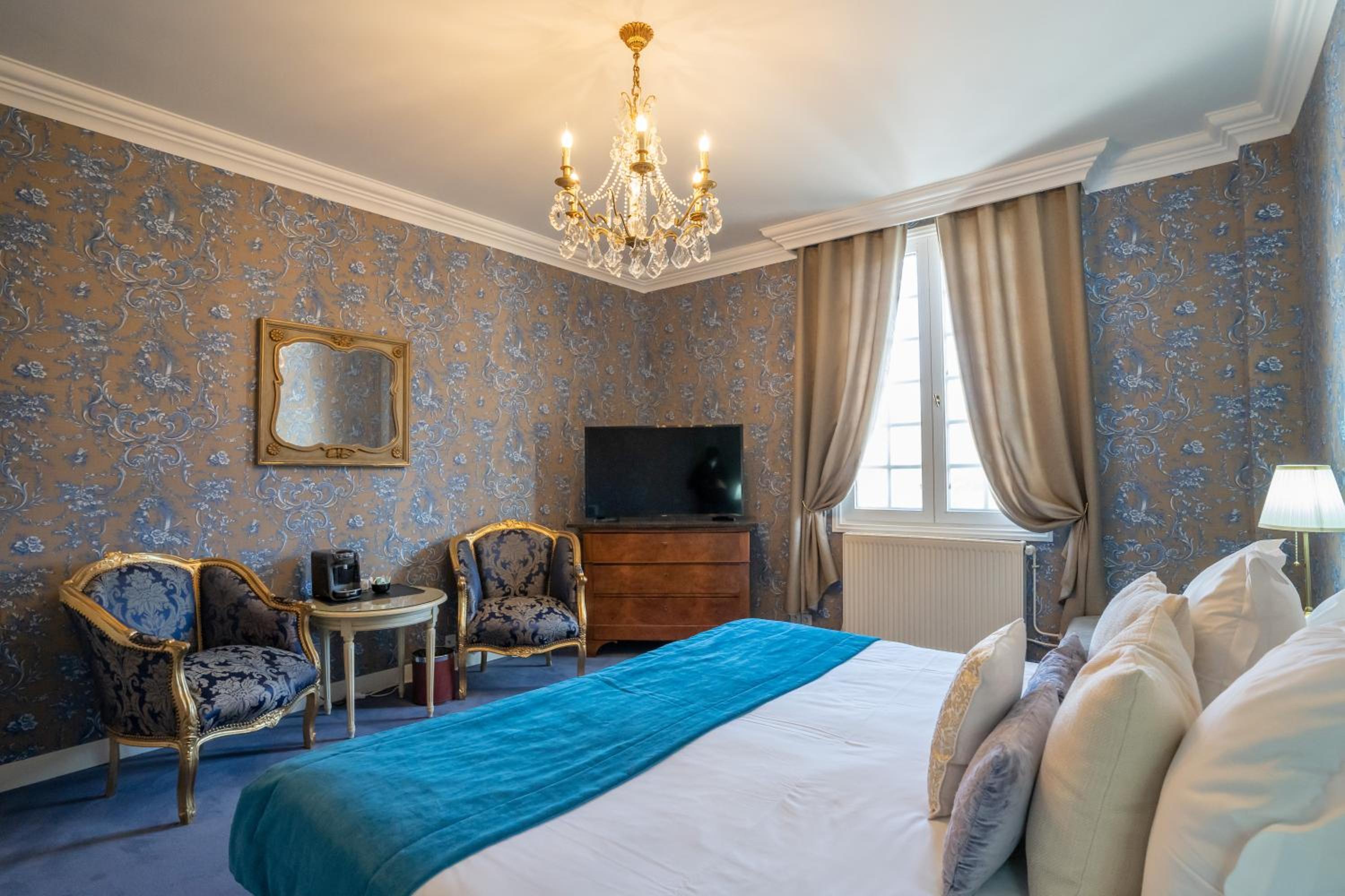 Deluxe Room - Photo 3