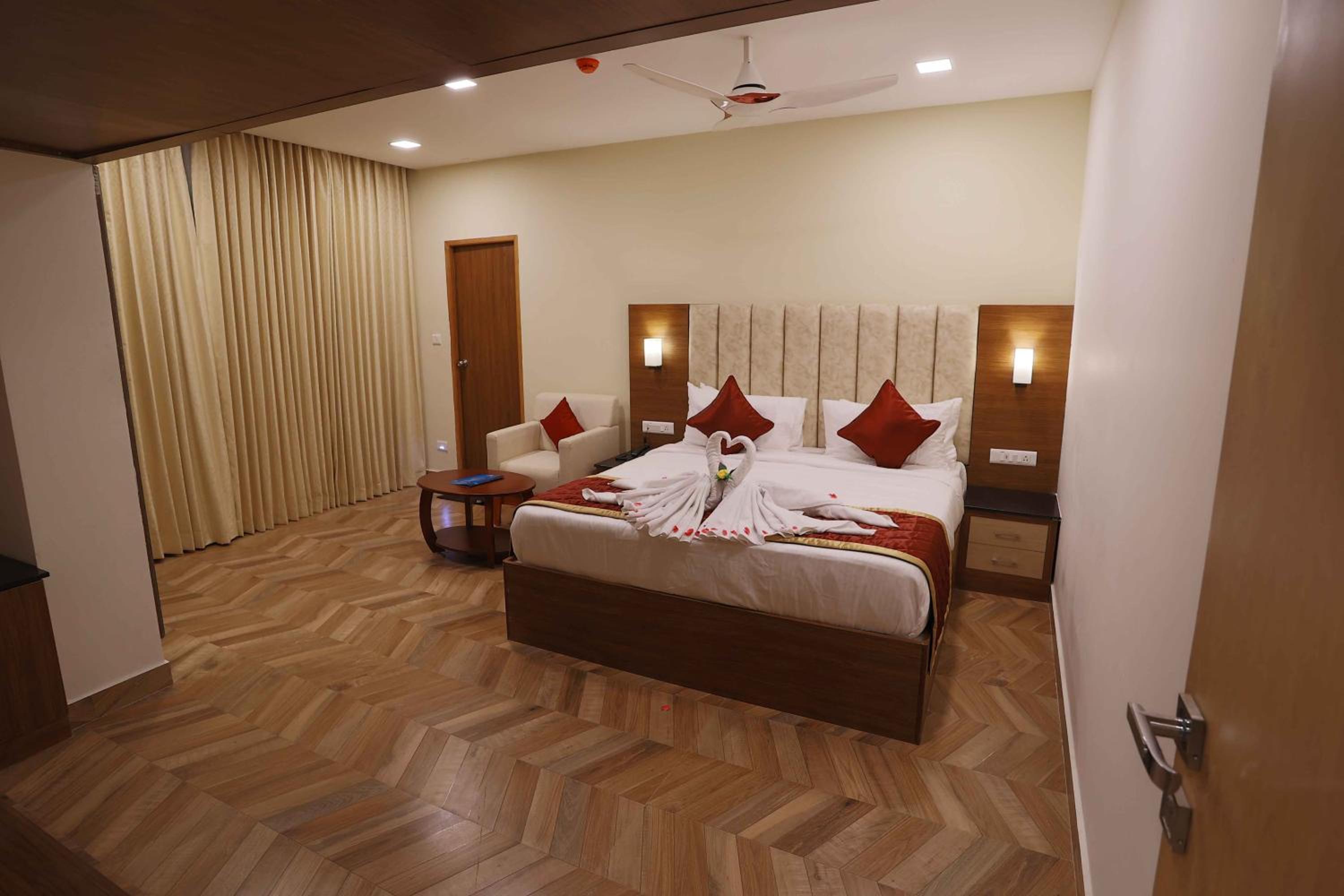 King Suite - Photo 13