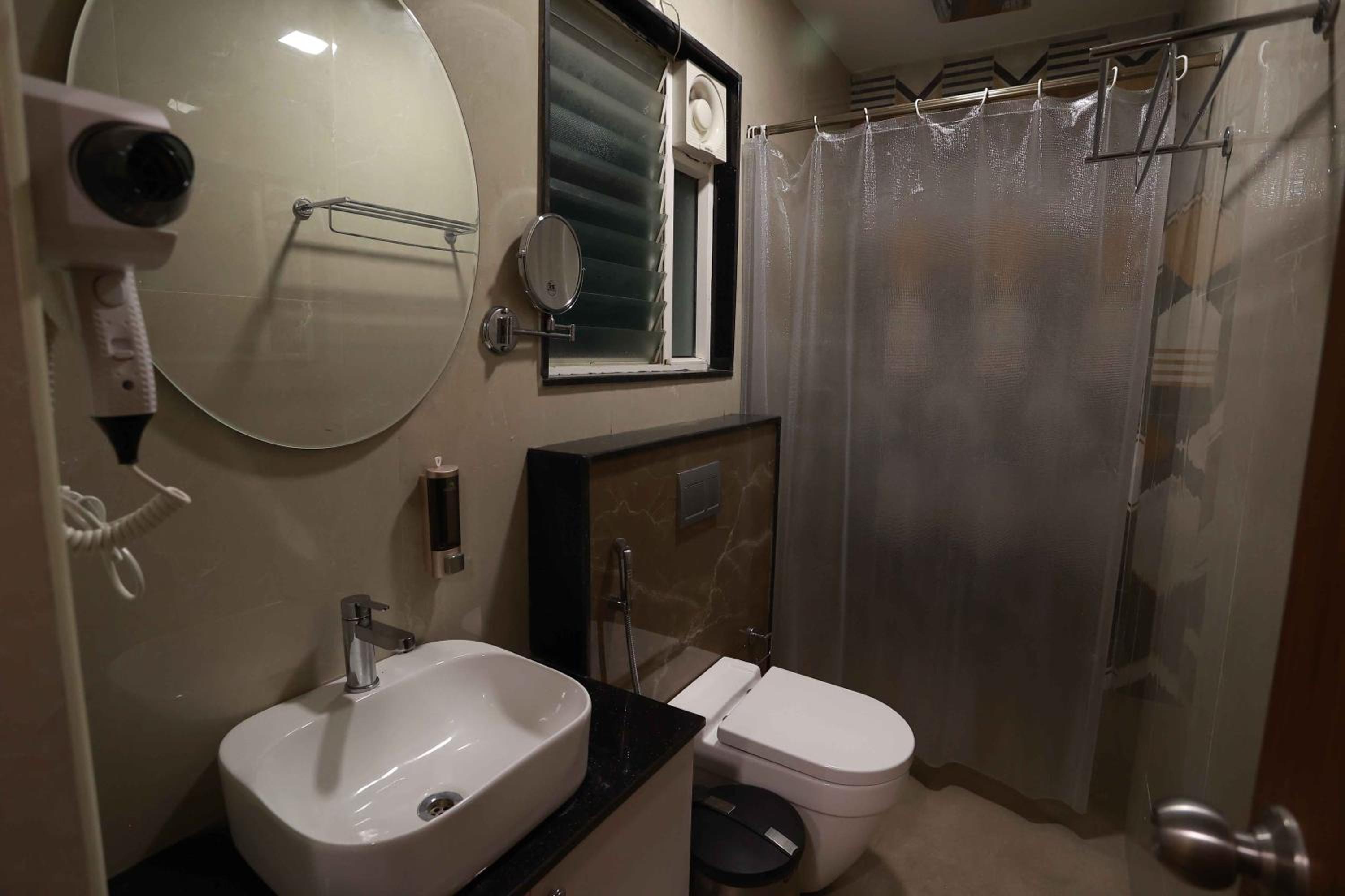 King Suite - Photo 7