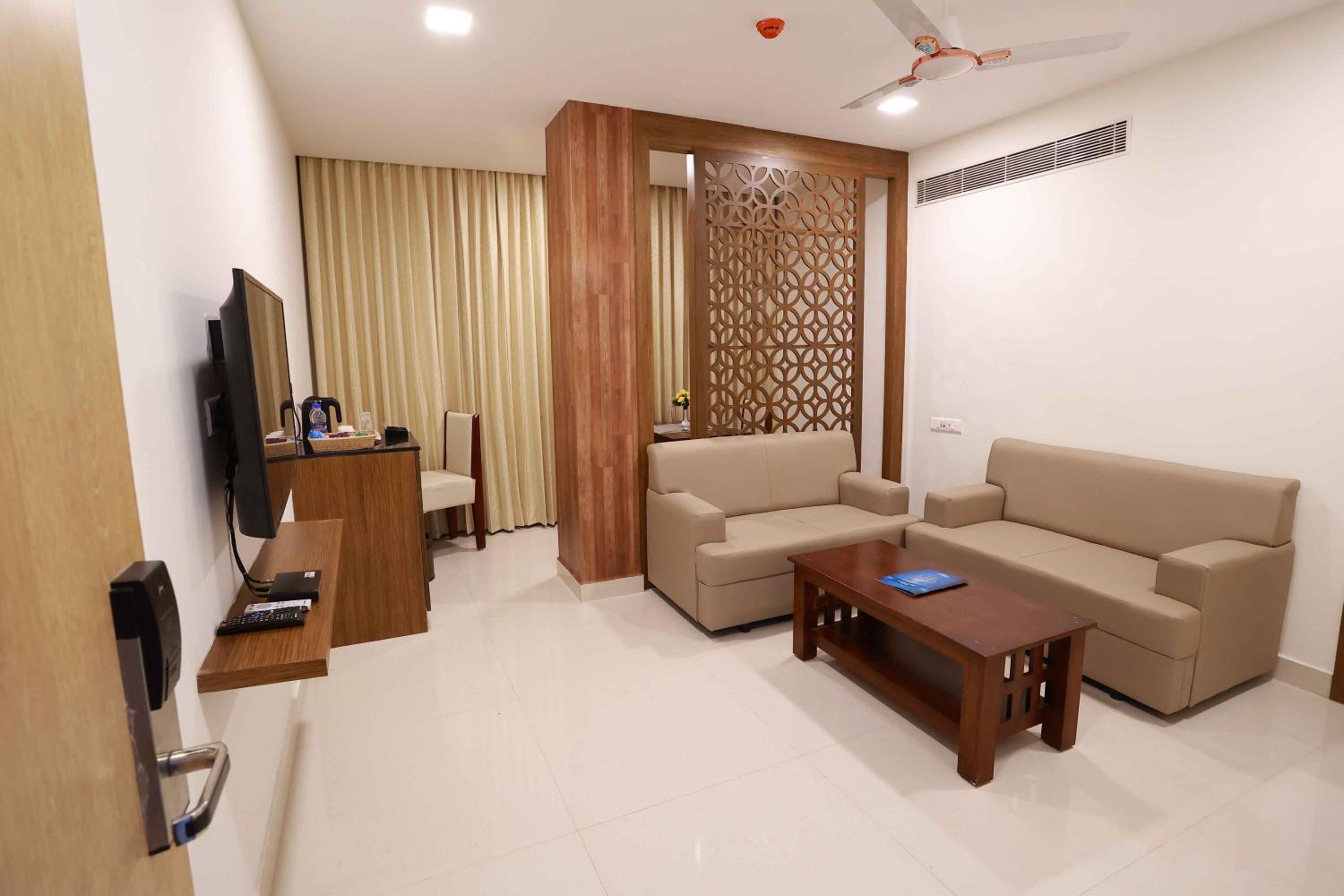 King Suite - Photo 6