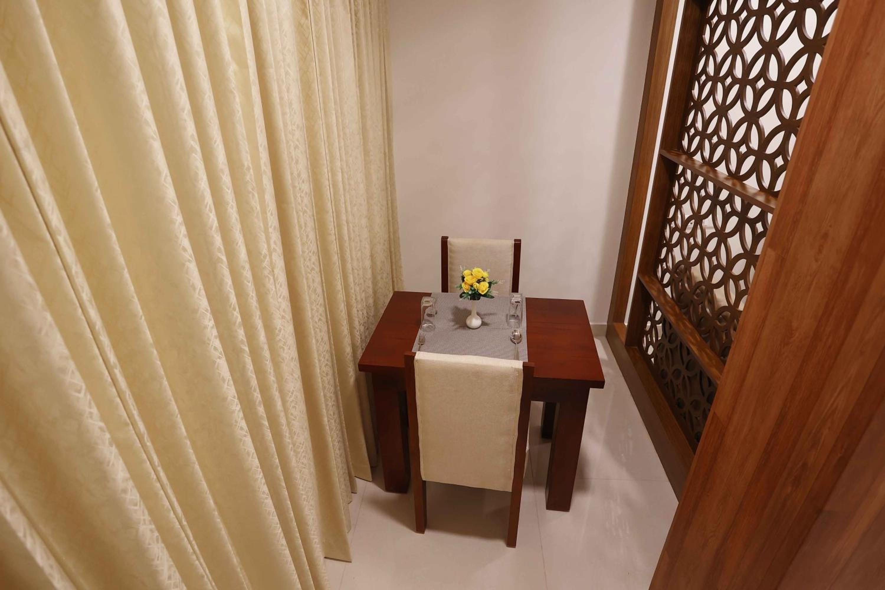 King Suite - Photo 3