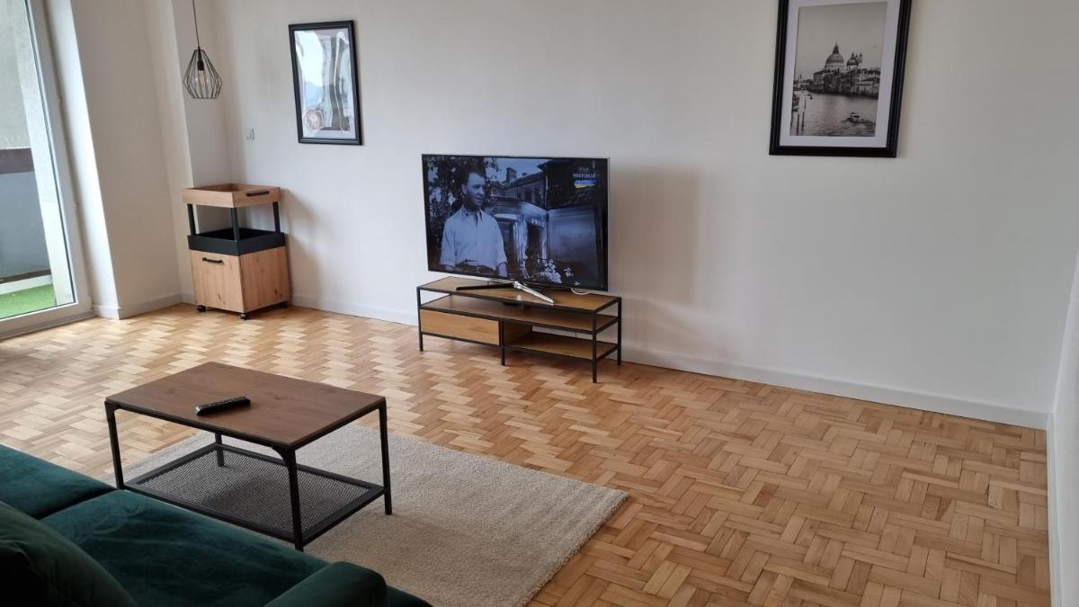 One-Bedroom Apartment - Photo 9